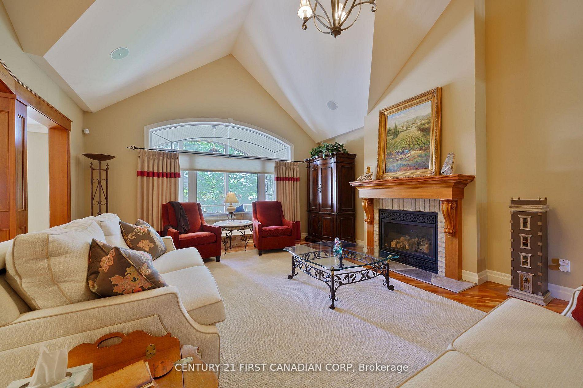 Photo 3 of 2091 Valleyrun Boulevard, London, North R — HOMEH