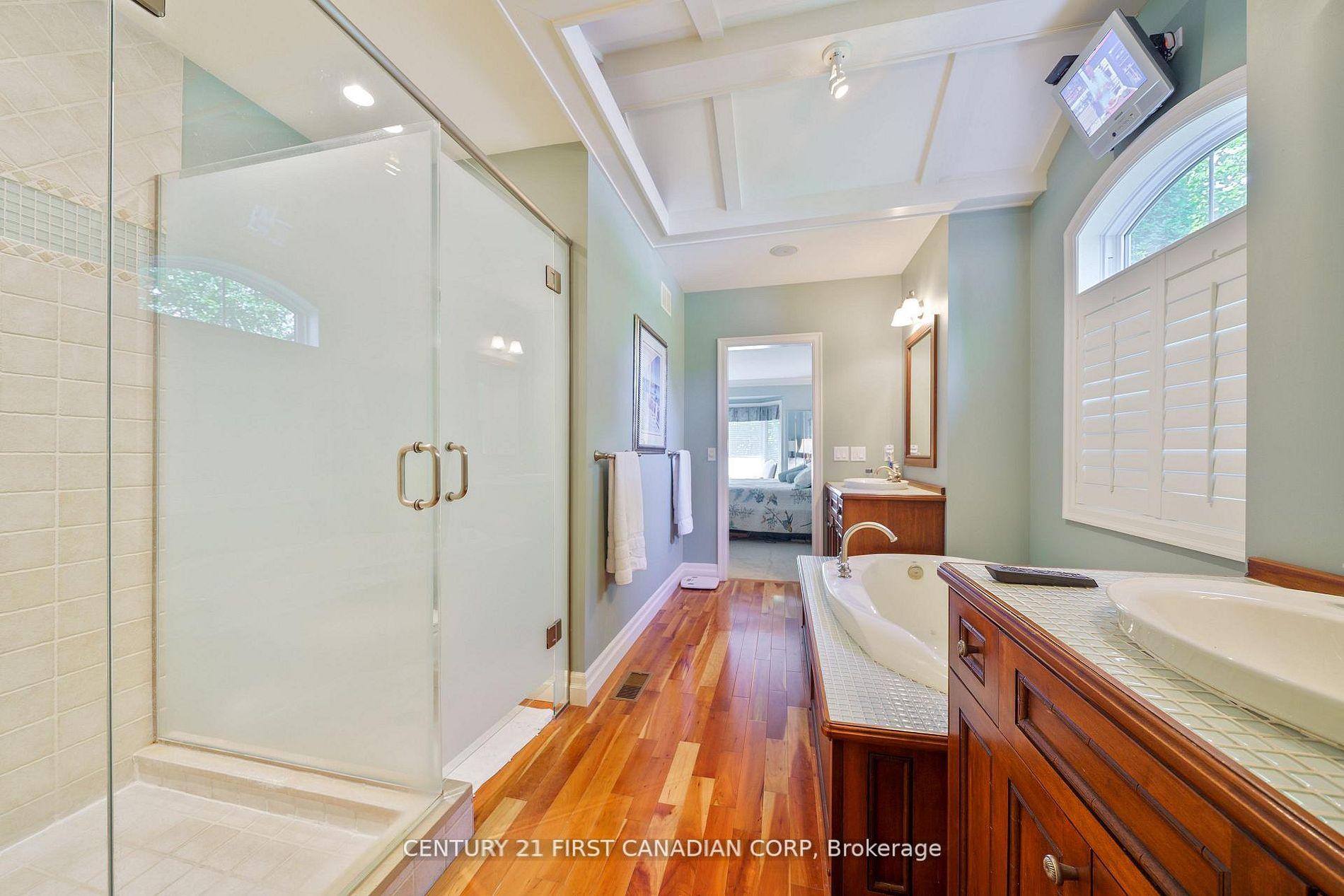Photo 6 of 2091 Valleyrun Boulevard, London, North R — HOMEH