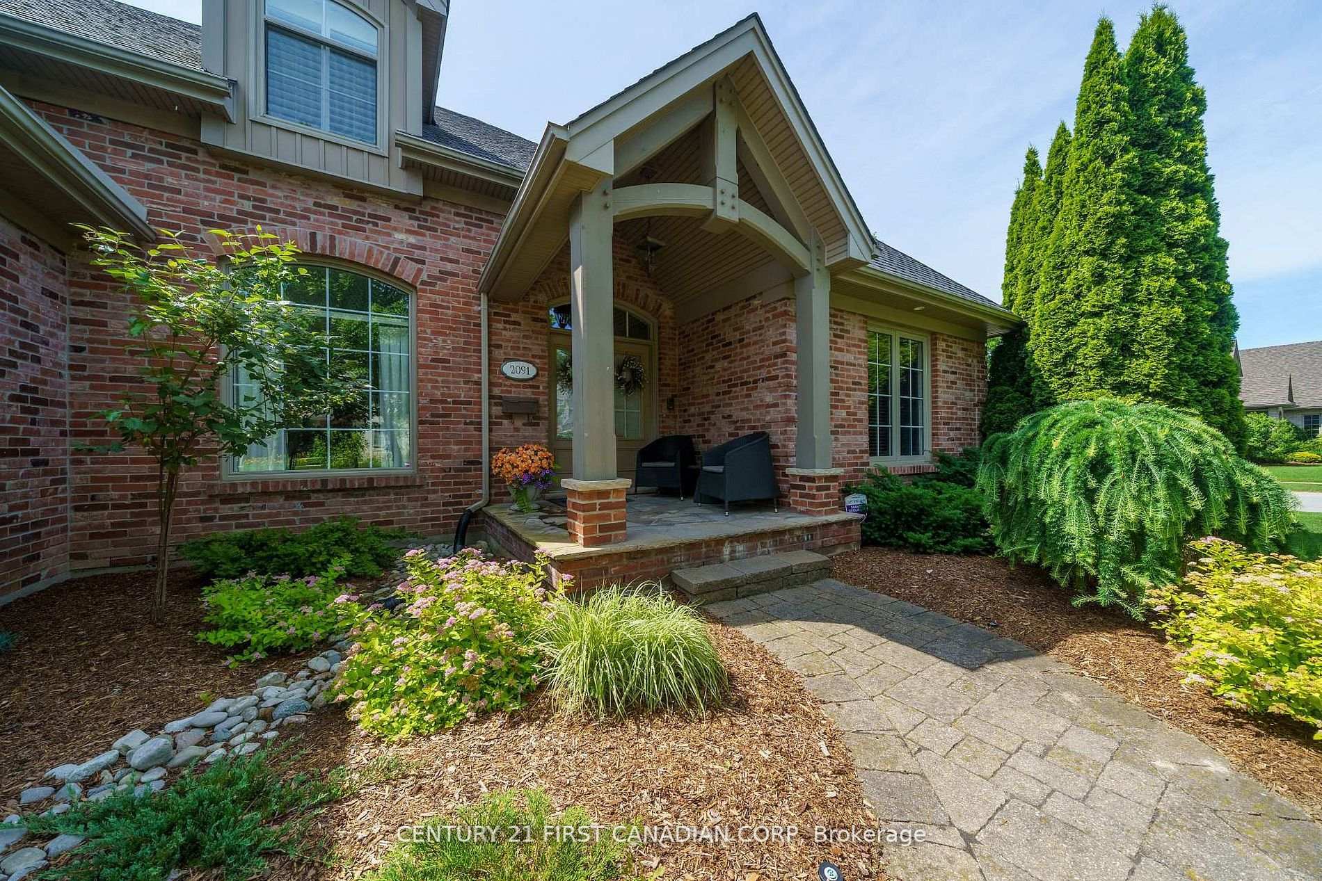 Photo 14 of 2091 Valleyrun Boulevard, London, North R — HOMEH