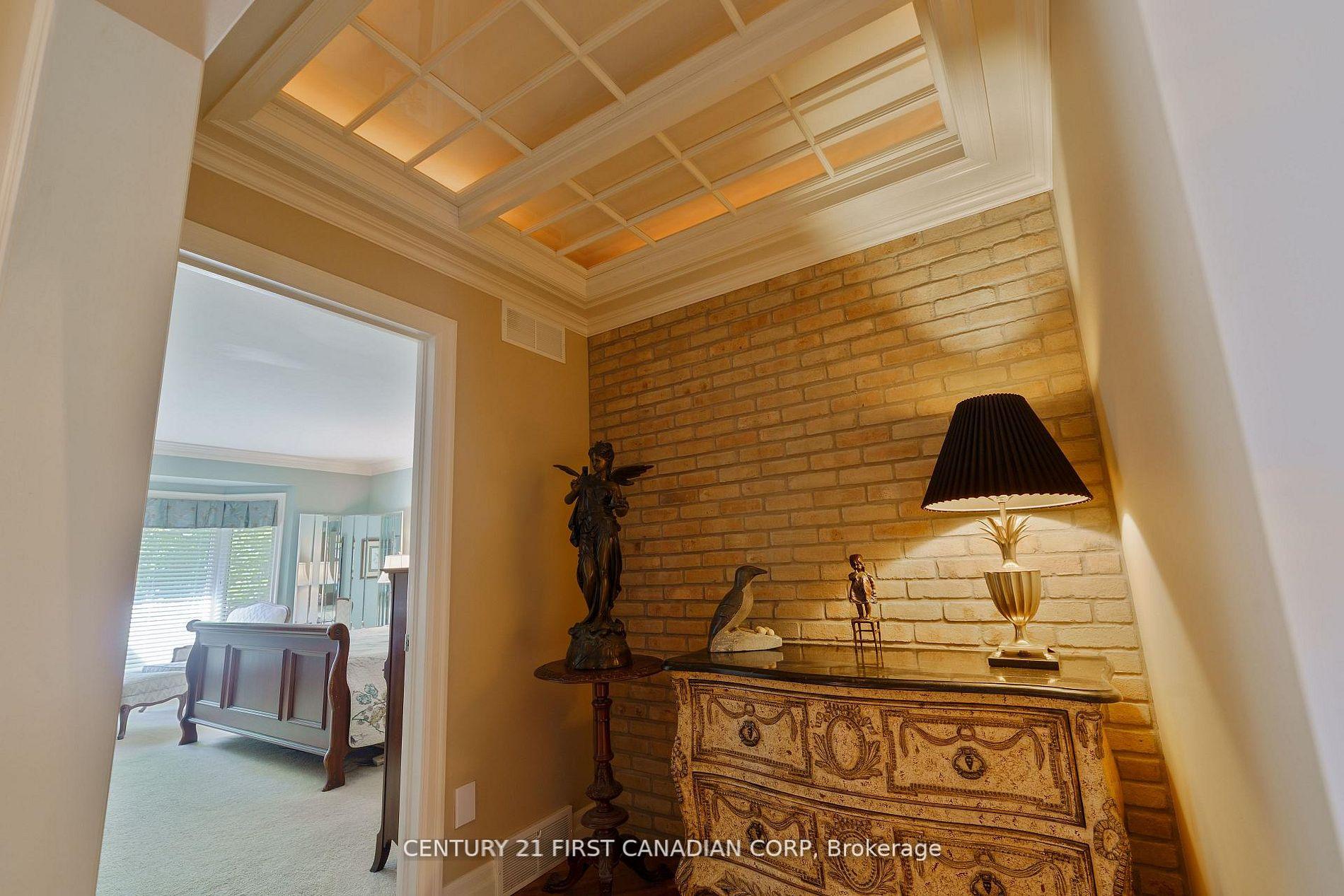 Photo 16 of 2091 Valleyrun Boulevard, London, North R — HOMEH
