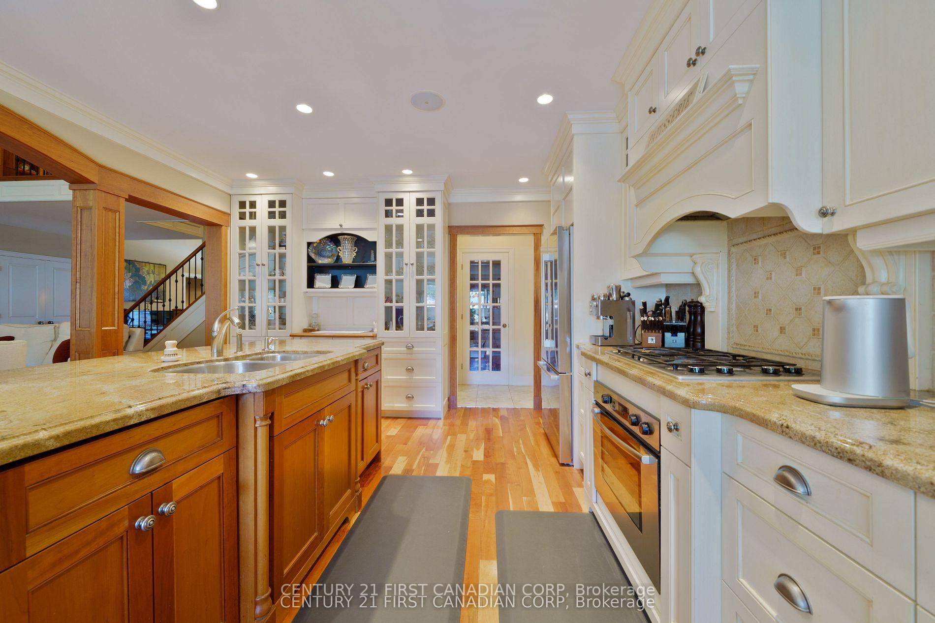 Photo 35 of 2091 Valleyrun Boulevard, London, North R — HOMEH