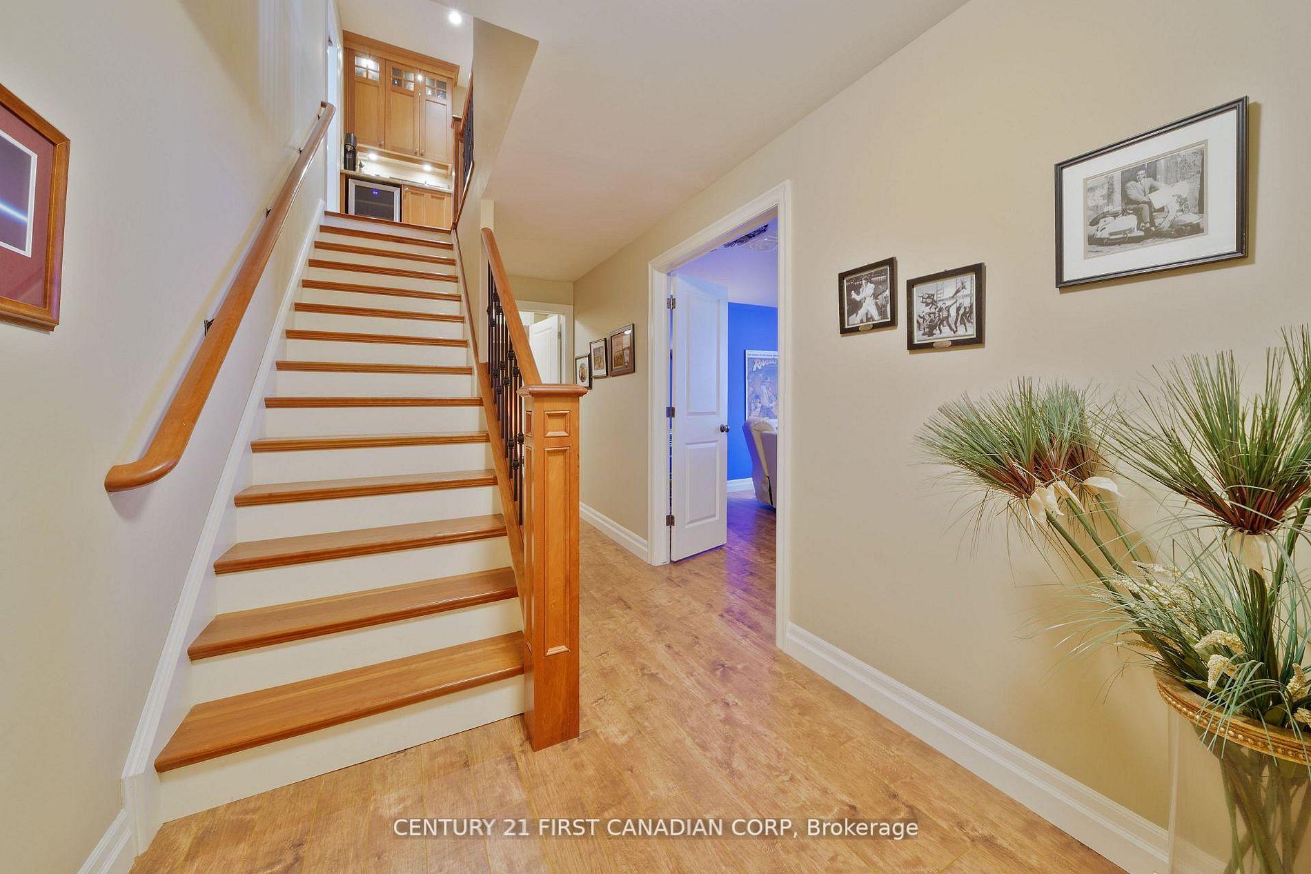 Photo 48 of 2091 Valleyrun Boulevard, London, North R — HOMEH