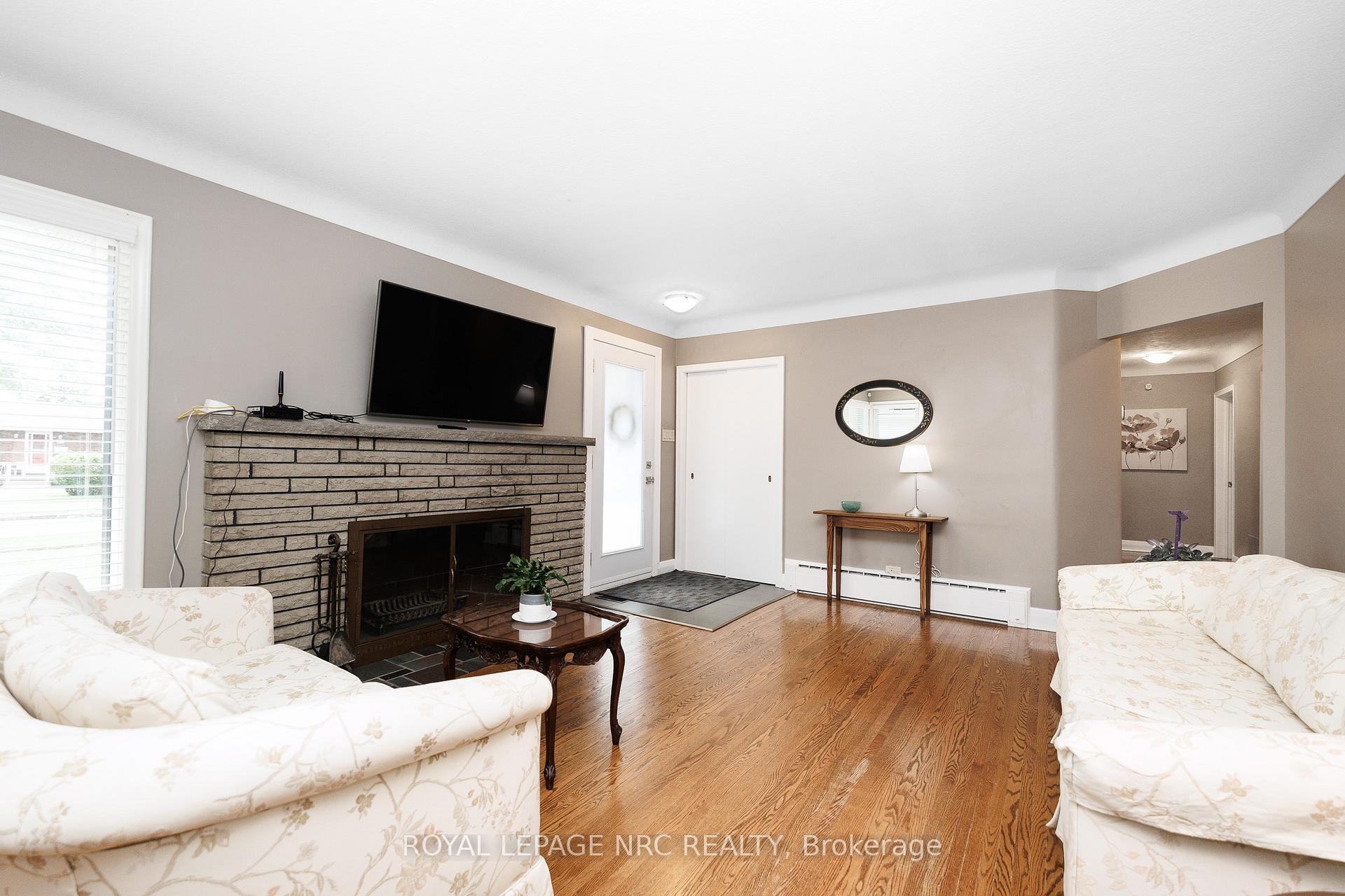 Photo 8 of 24 Munro Street, Thorold, Thorold Downtown — HOMEH