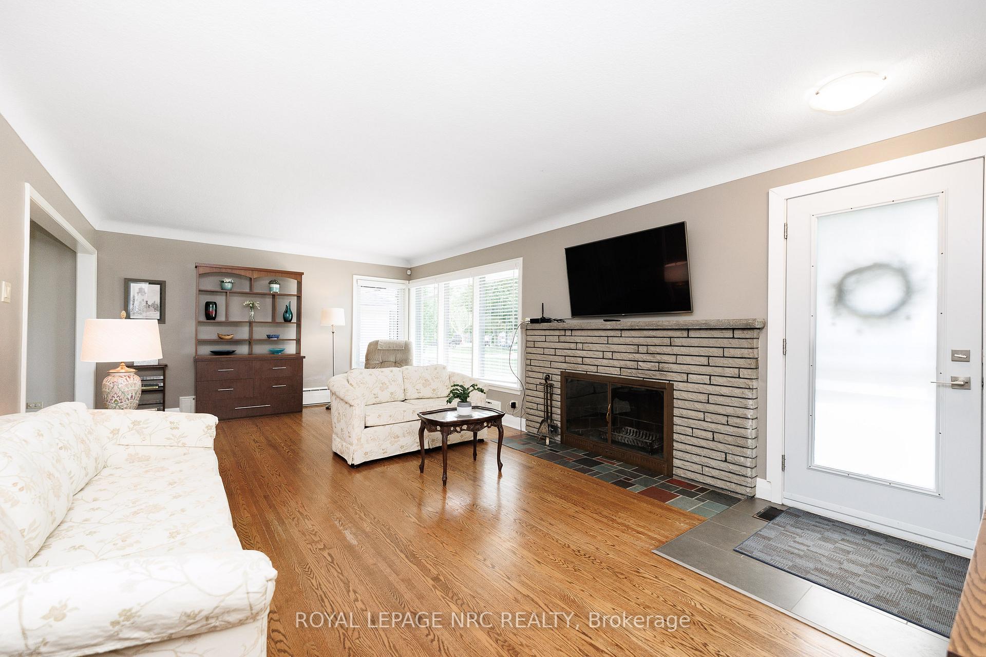 Photo 10 of 24 Munro Street, Thorold, Thorold Downtown — HOMEH