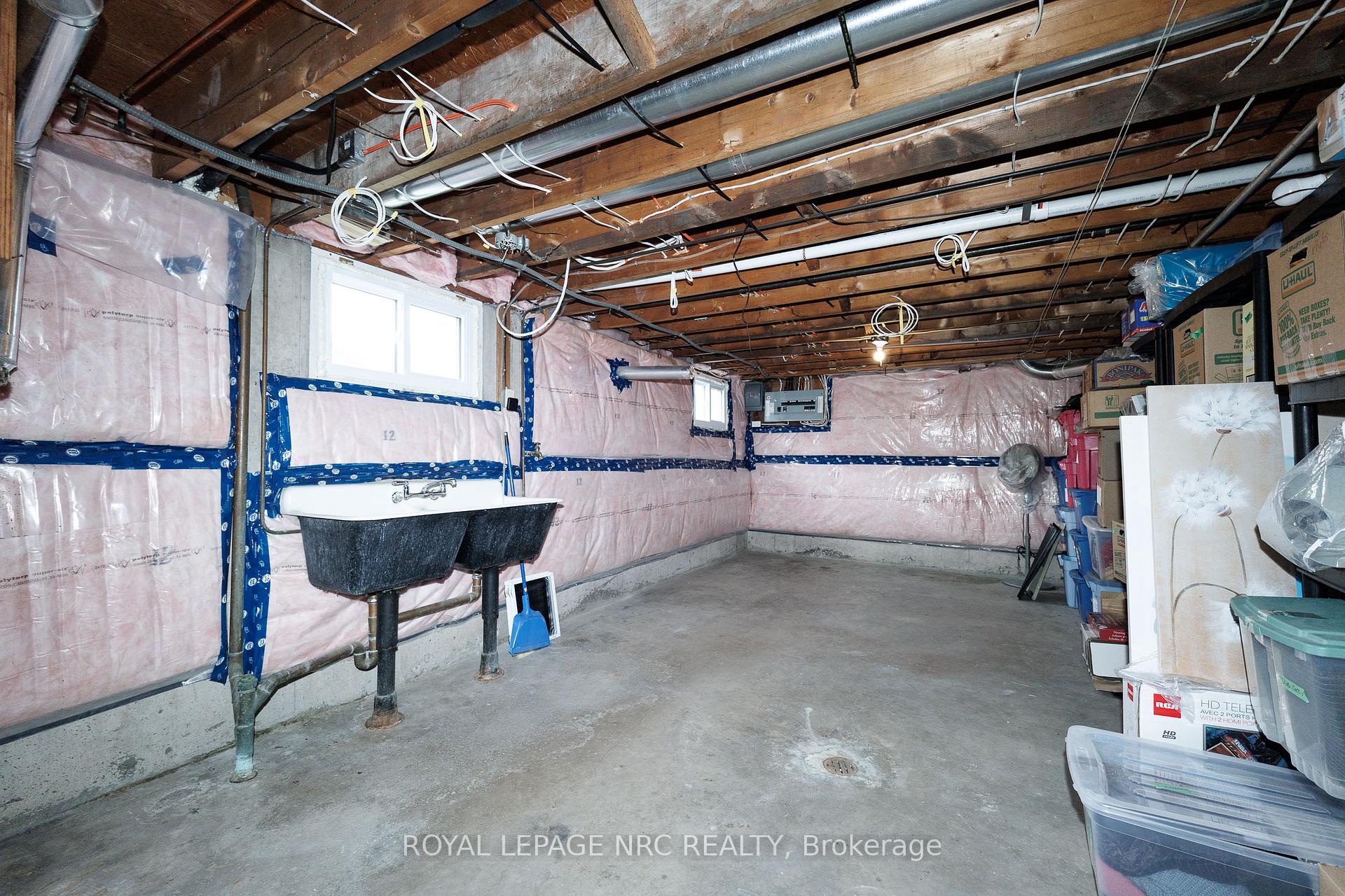 Photo 32 of 24 Munro Street, Thorold, Thorold Downtown — HOMEH