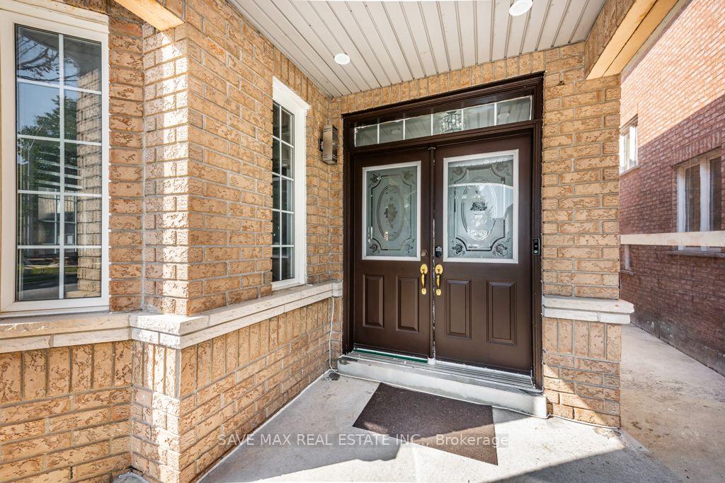 Photo 2 of 98 Octillo Boulevard, Brampton, Sandringham-Wellington — HOMEH