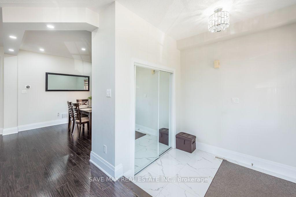Photo 5 of 98 Octillo Boulevard, Brampton, Sandringham-Wellington — HOMEH