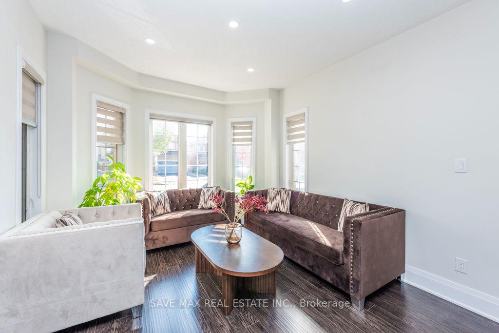 Photo 7 of 98 Octillo Boulevard, Brampton, Sandringham-Wellington — HOMEH