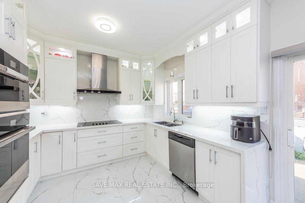 Photo 11 of 98 Octillo Boulevard, Brampton, Sandringham-Wellington — HOMEH