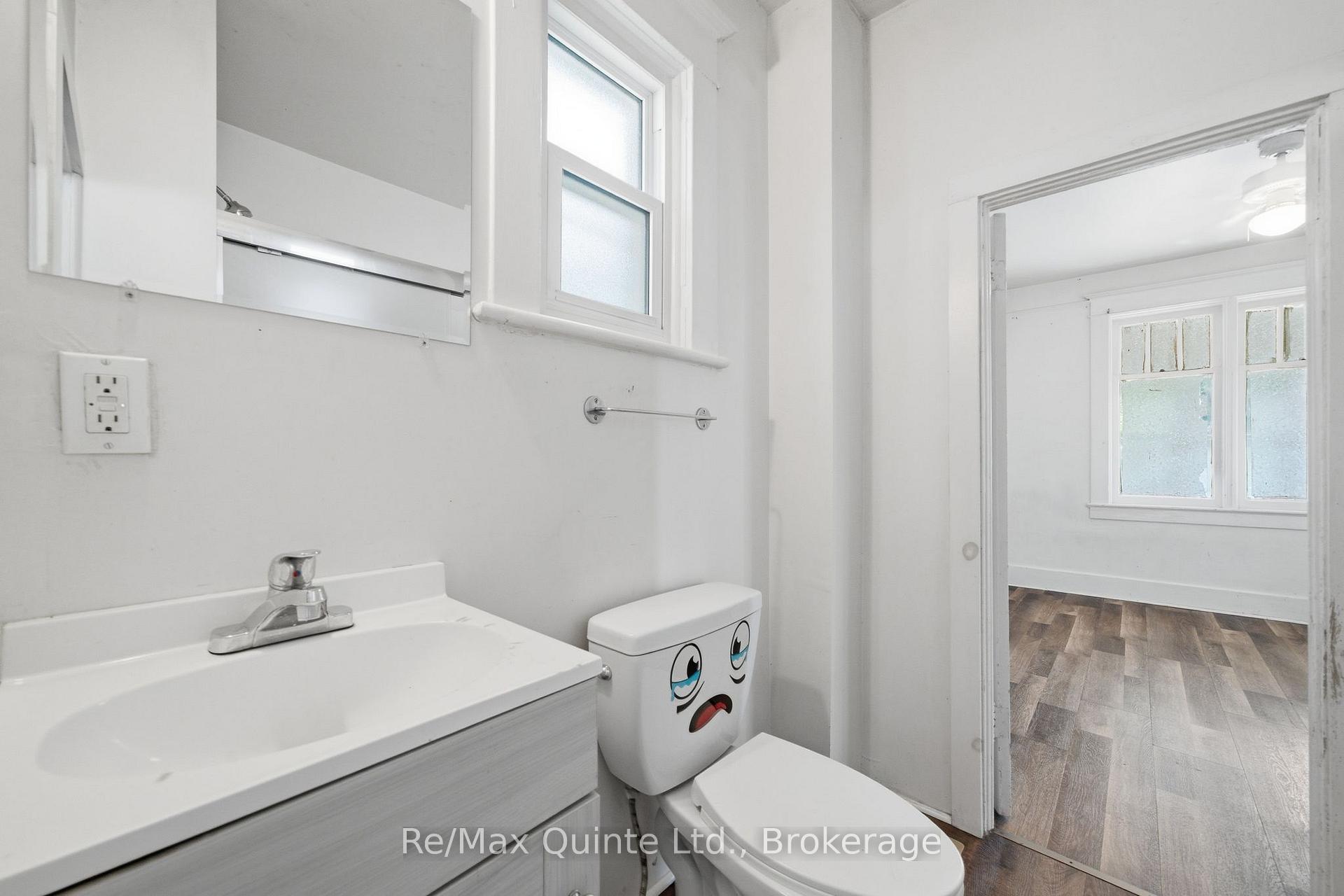 Photo 22 of 8 Dunbar Street, Belleville, Belleville Ward — HOMEH