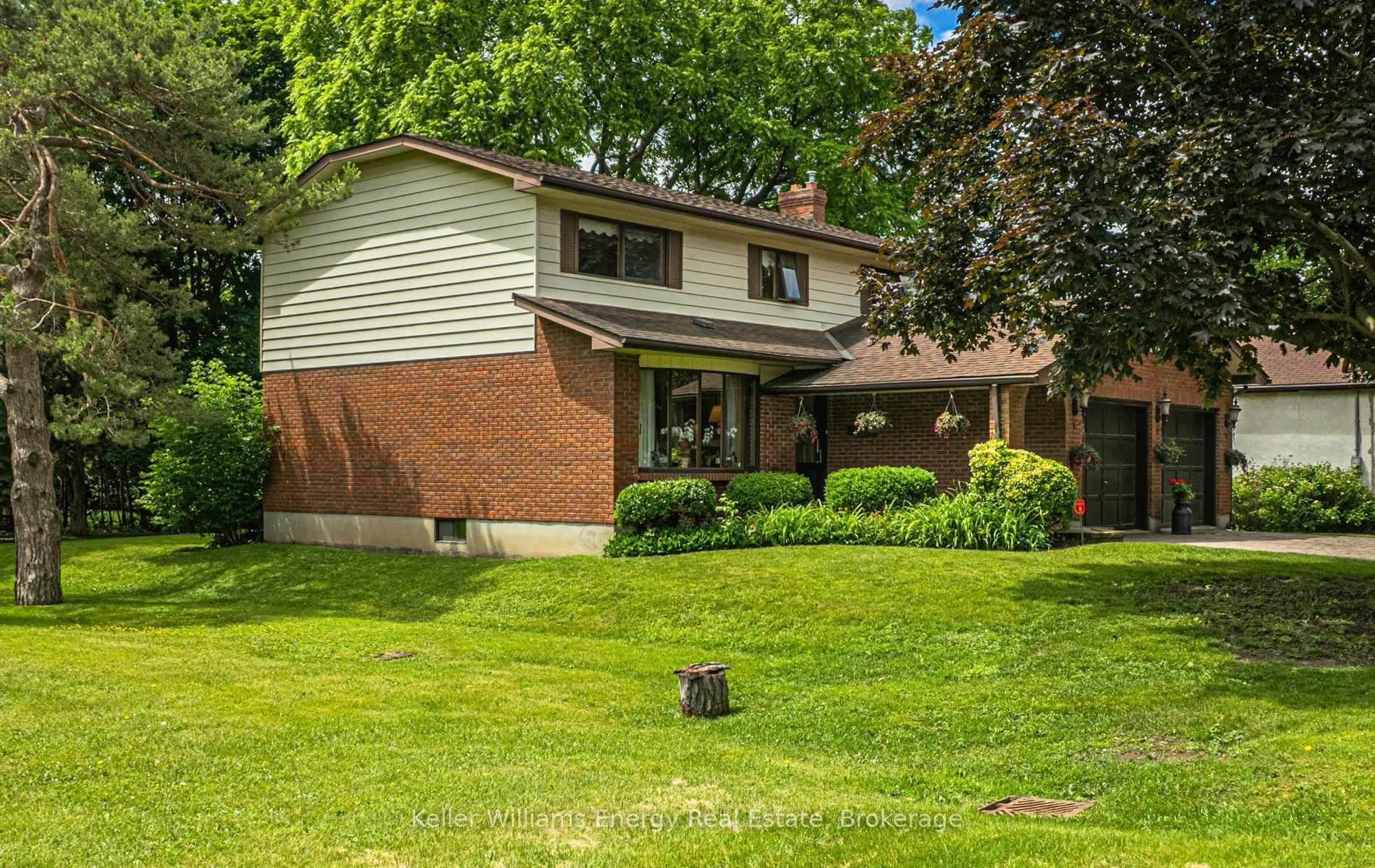 Photo 4 of 409 Gilbert Street E, Whitby, Downtown Whitby — HOMEH