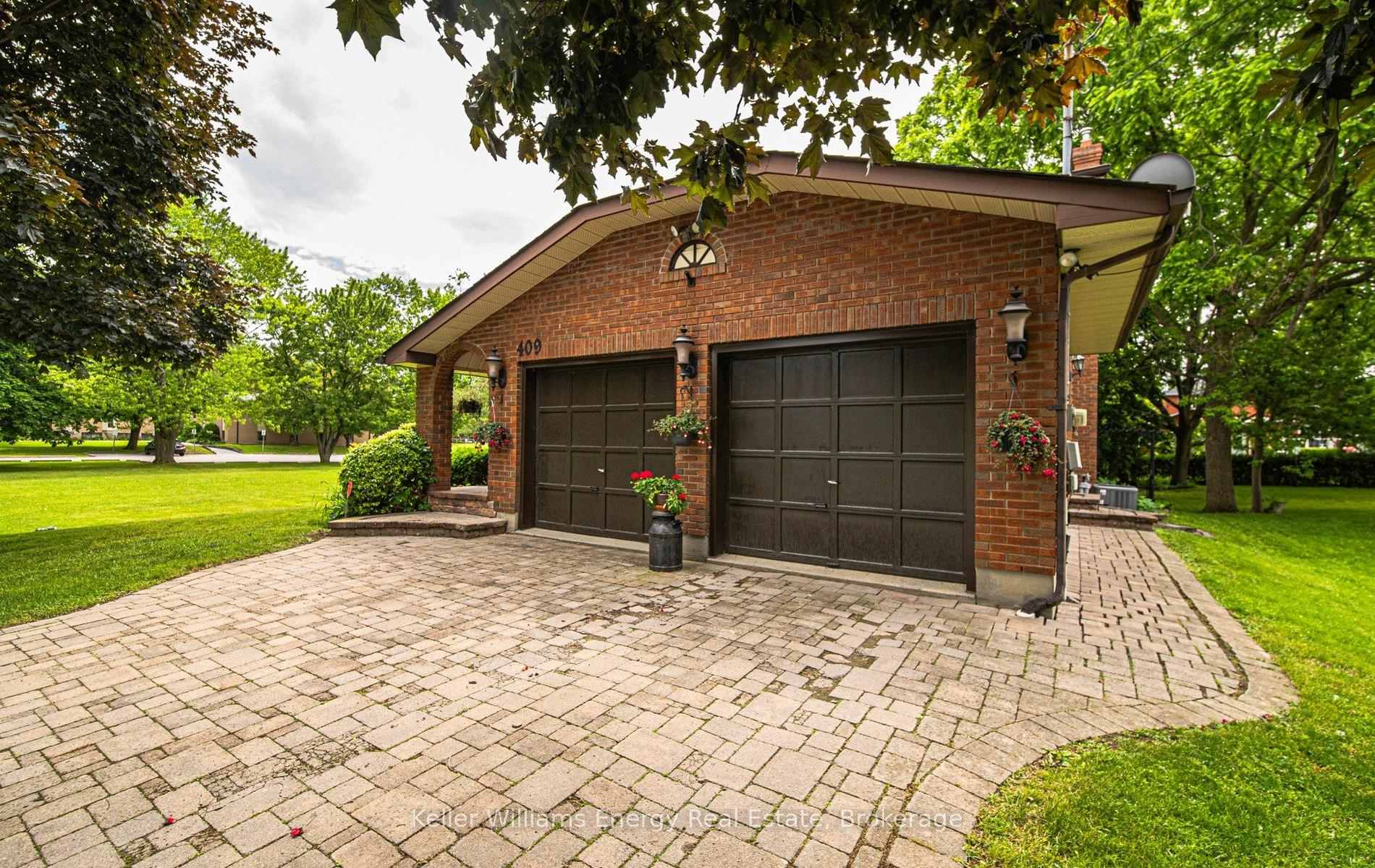 Photo 8 of 409 Gilbert Street E, Whitby, Downtown Whitby — HOMEH