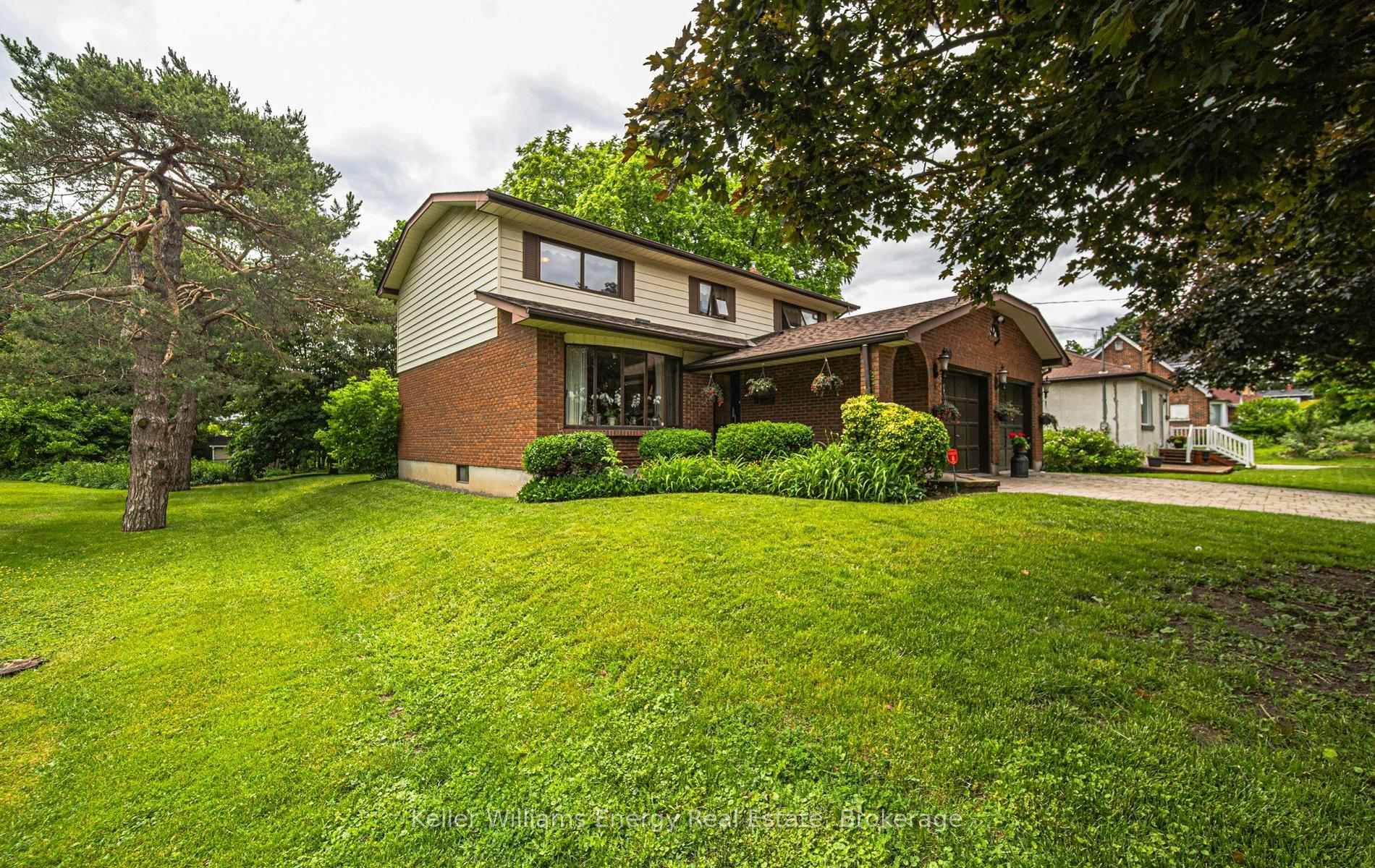 Photo 10 of 409 Gilbert Street E, Whitby, Downtown Whitby — HOMEH