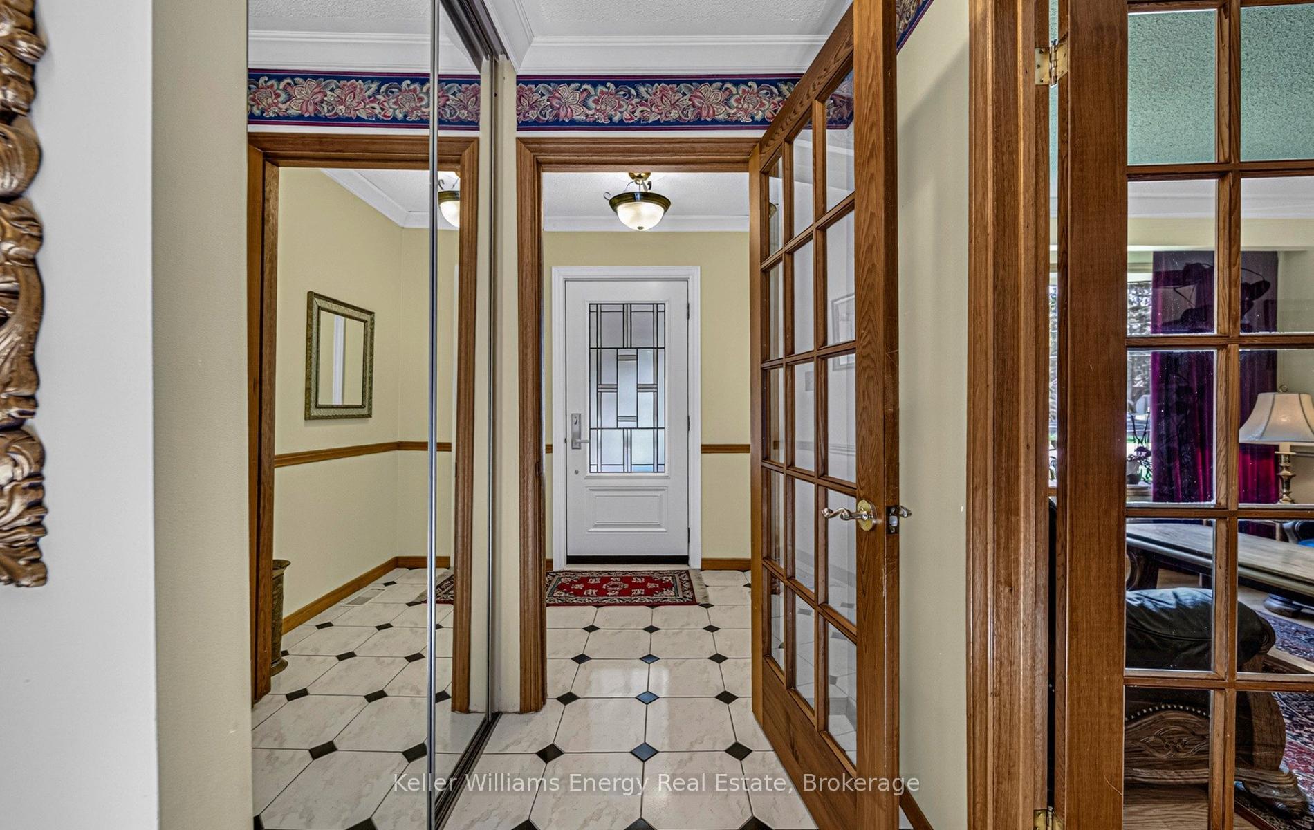 Photo 11 of 409 Gilbert Street E, Whitby, Downtown Whitby — HOMEH