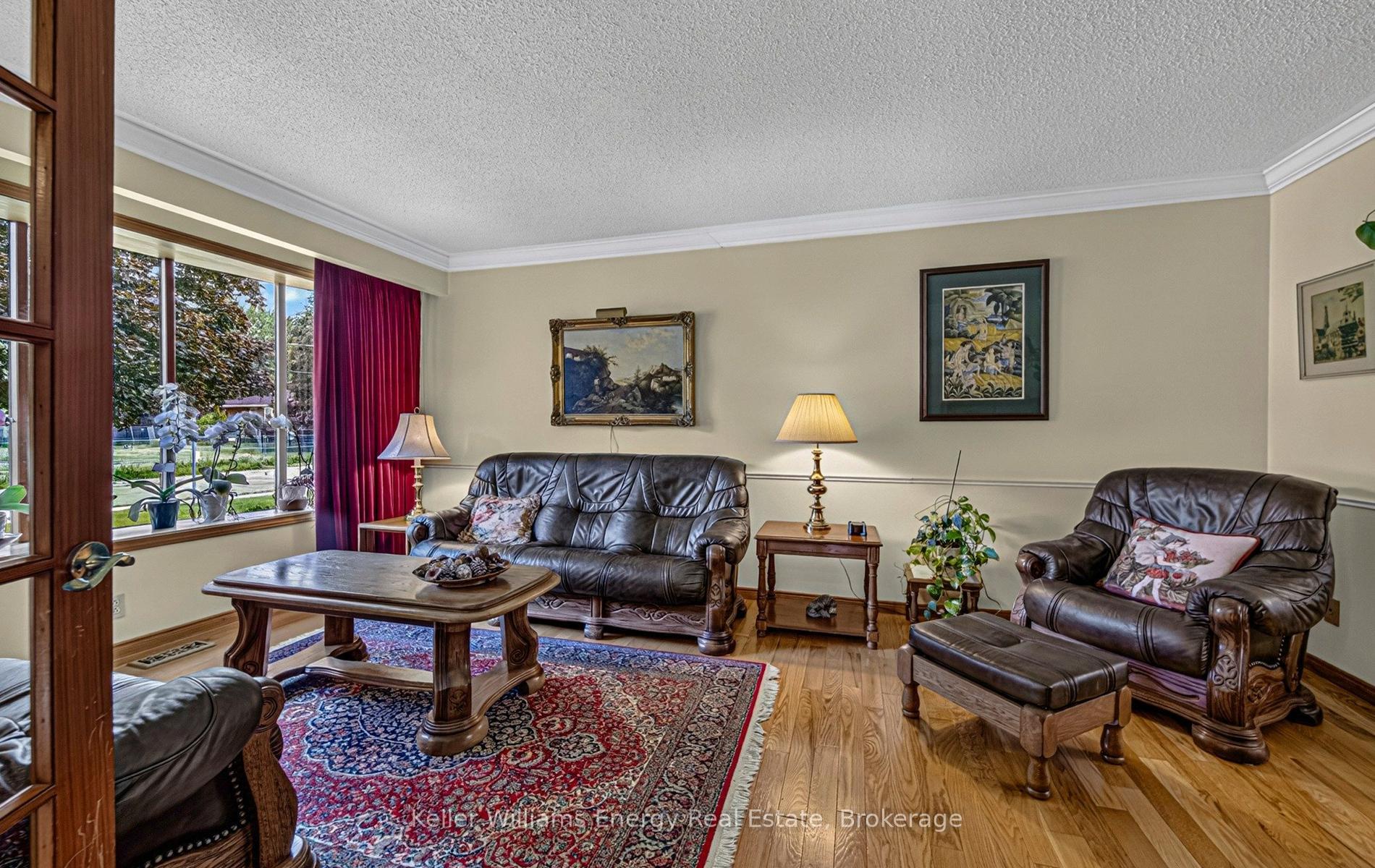 Photo 12 of 409 Gilbert Street E, Whitby, Downtown Whitby — HOMEH