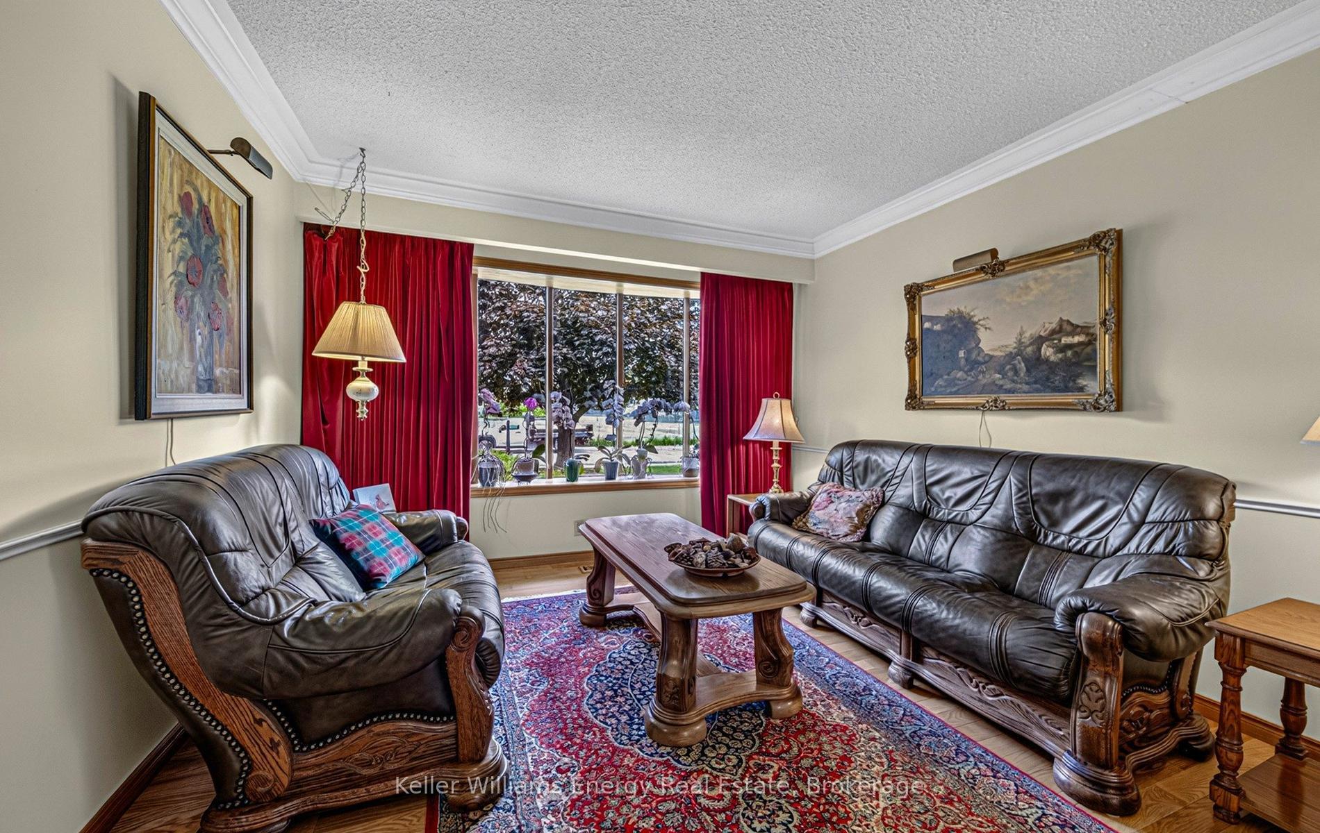 Photo 13 of 409 Gilbert Street E, Whitby, Downtown Whitby — HOMEH