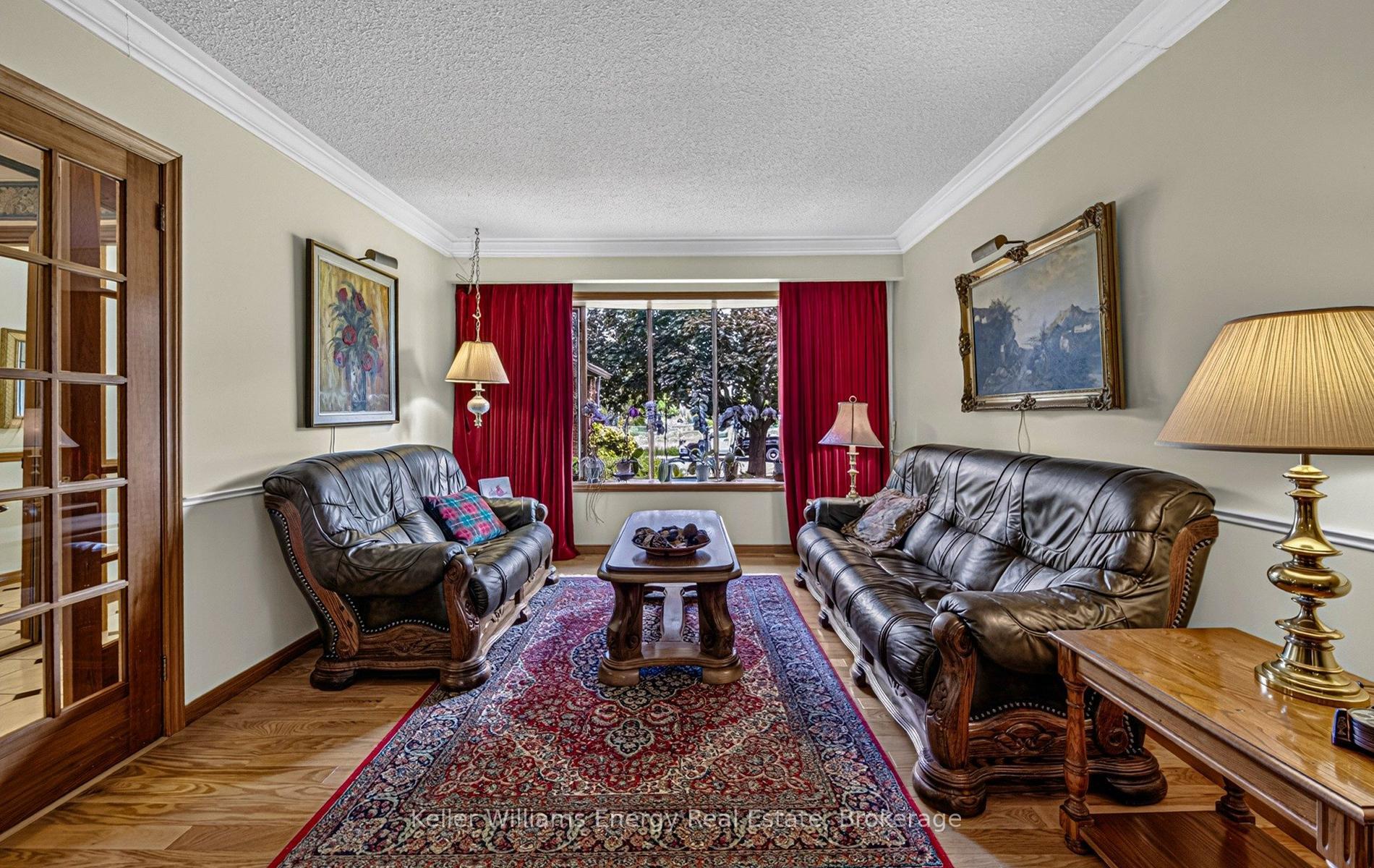 Photo 14 of 409 Gilbert Street E, Whitby, Downtown Whitby — HOMEH