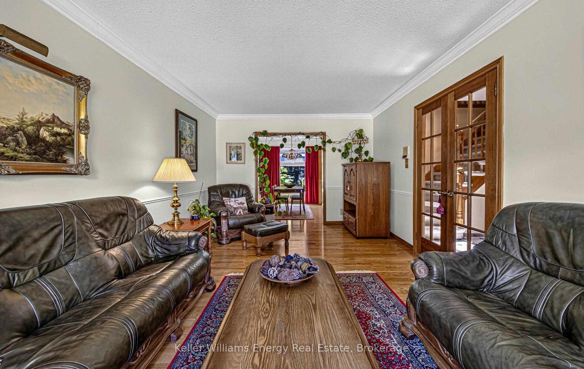 Photo 15 of 409 Gilbert Street E, Whitby, Downtown Whitby — HOMEH