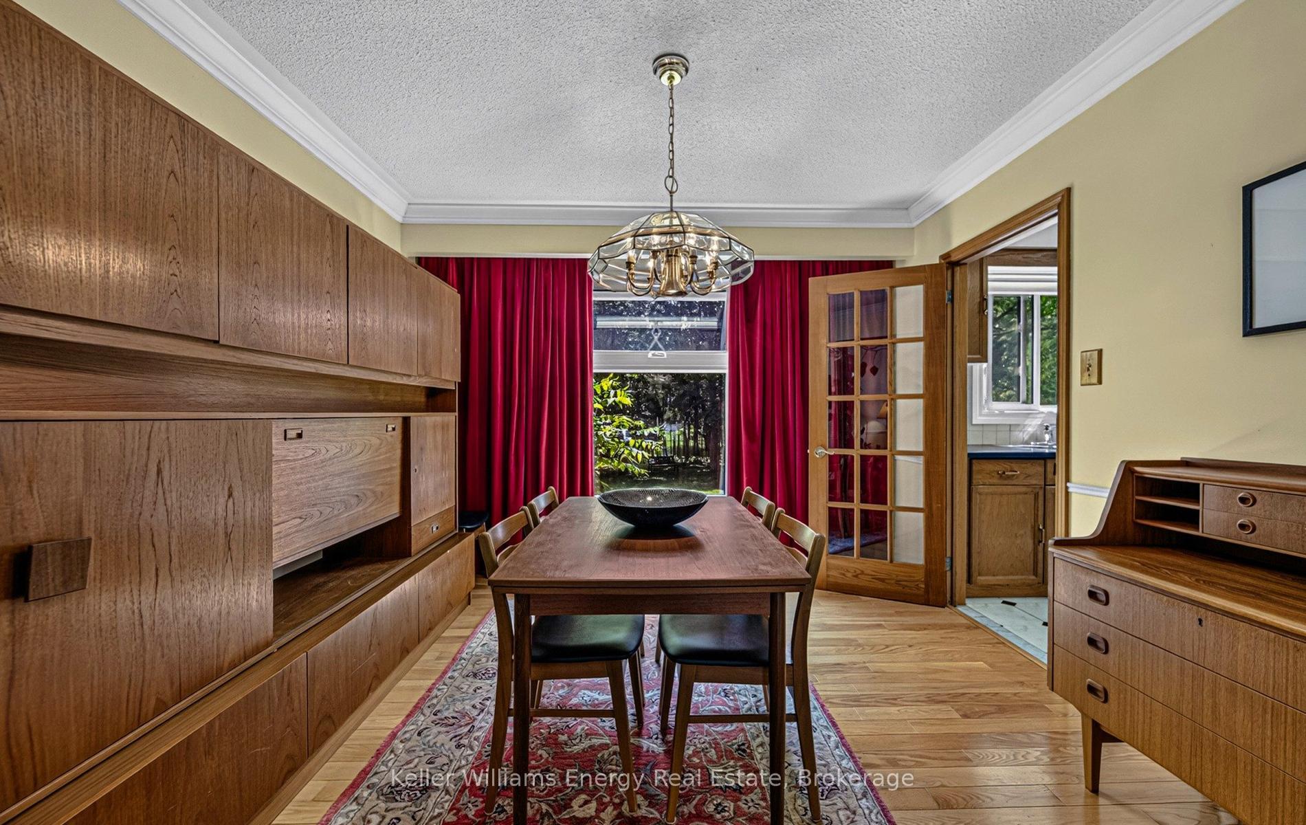 Photo 16 of 409 Gilbert Street E, Whitby, Downtown Whitby — HOMEH