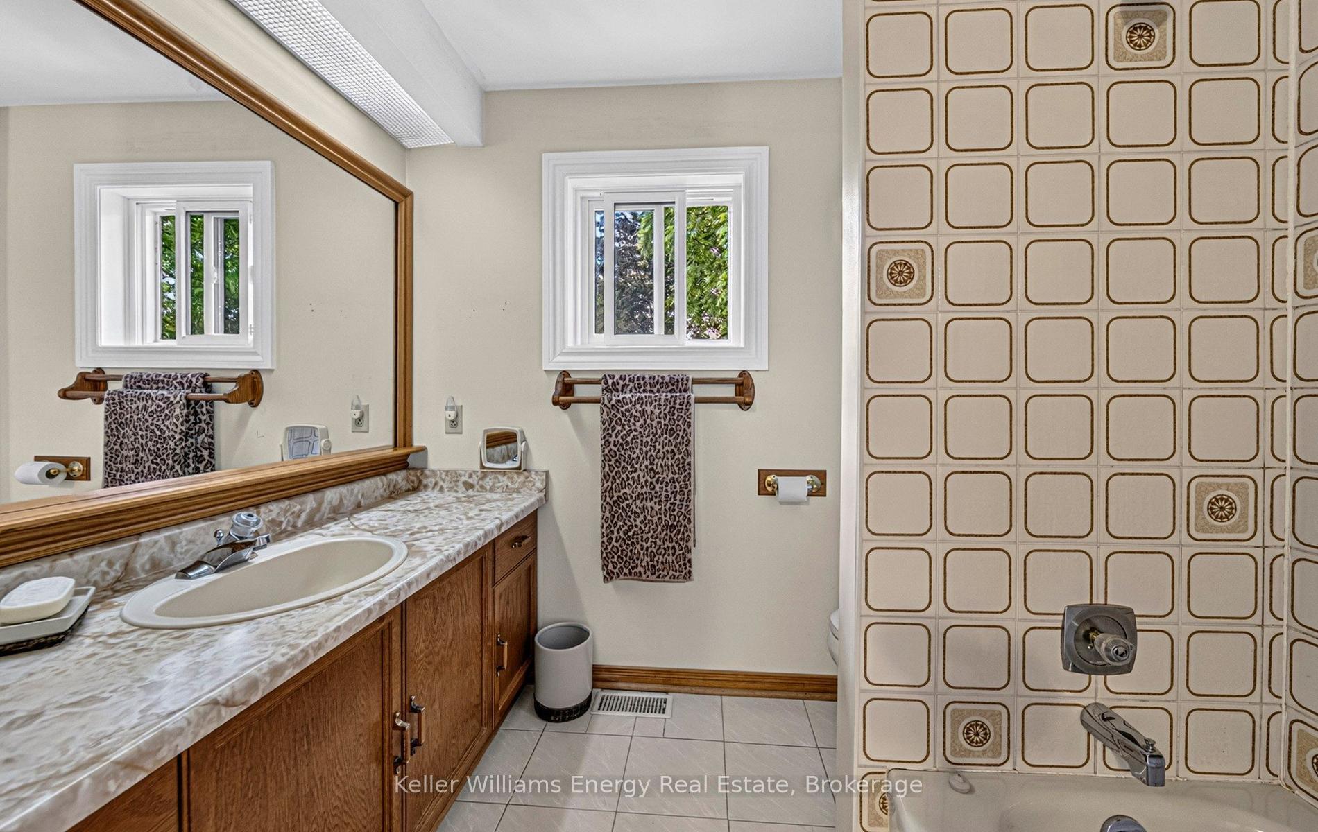 Photo 30 of 409 Gilbert Street E, Whitby, Downtown Whitby — HOMEH