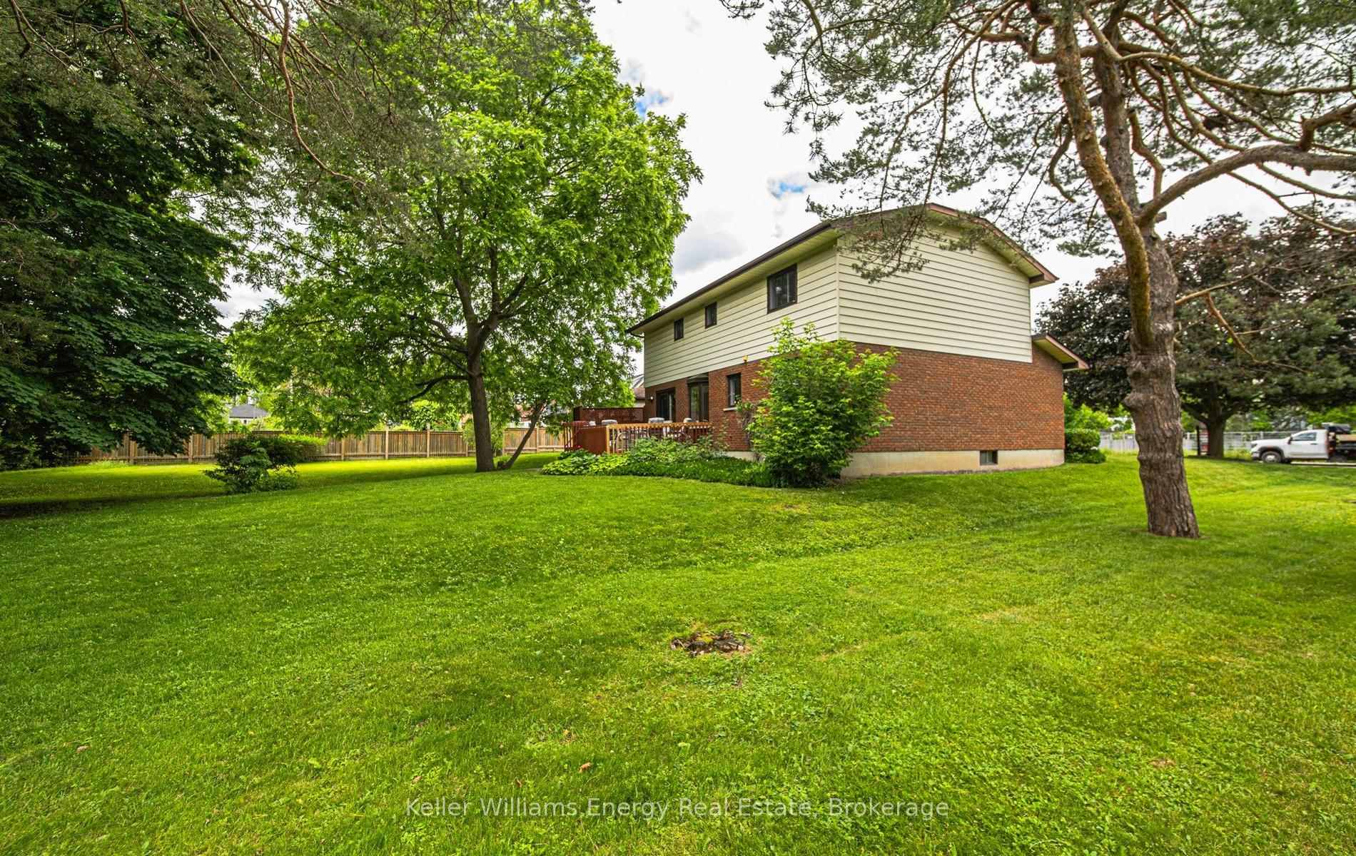 Photo 40 of 409 Gilbert Street E, Whitby, Downtown Whitby — HOMEH