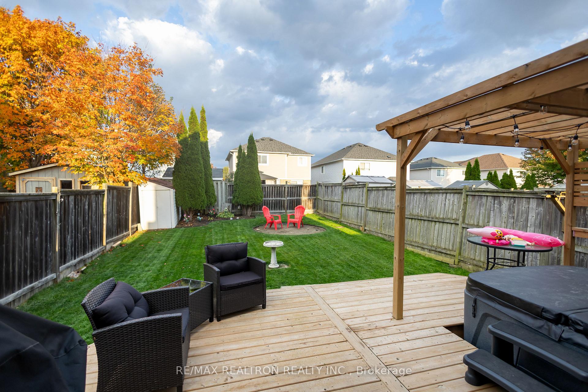 Photo 3 of 119 William Cowles Drive, Clarington, Bowmanville — HOMEH
