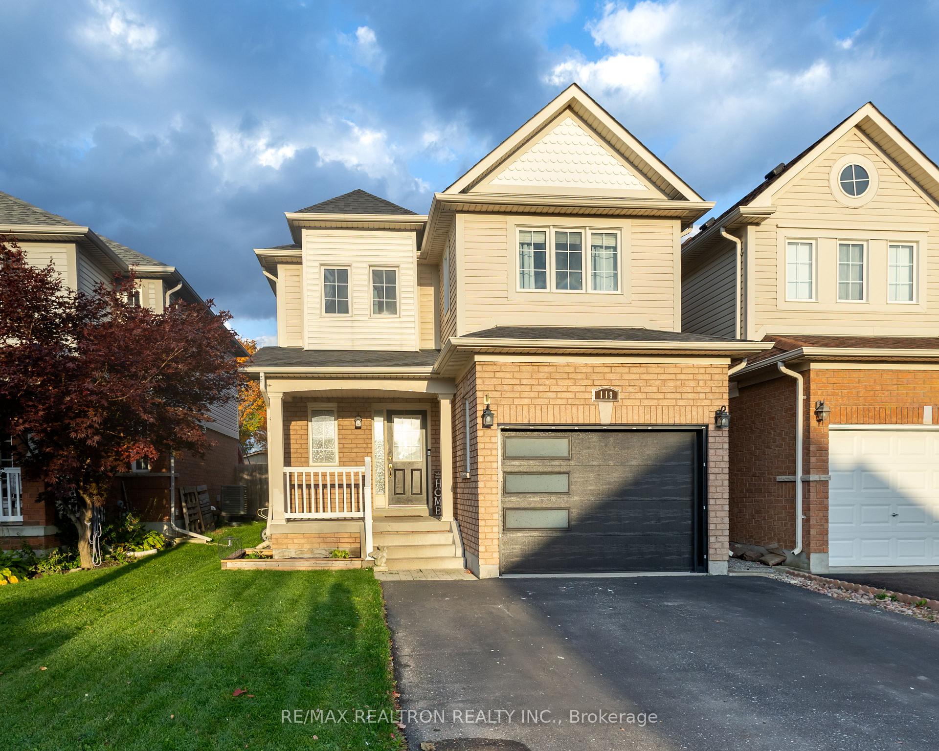 Photo 1 of 119 William Cowles Drive, Clarington, Bowmanville — HOMEH