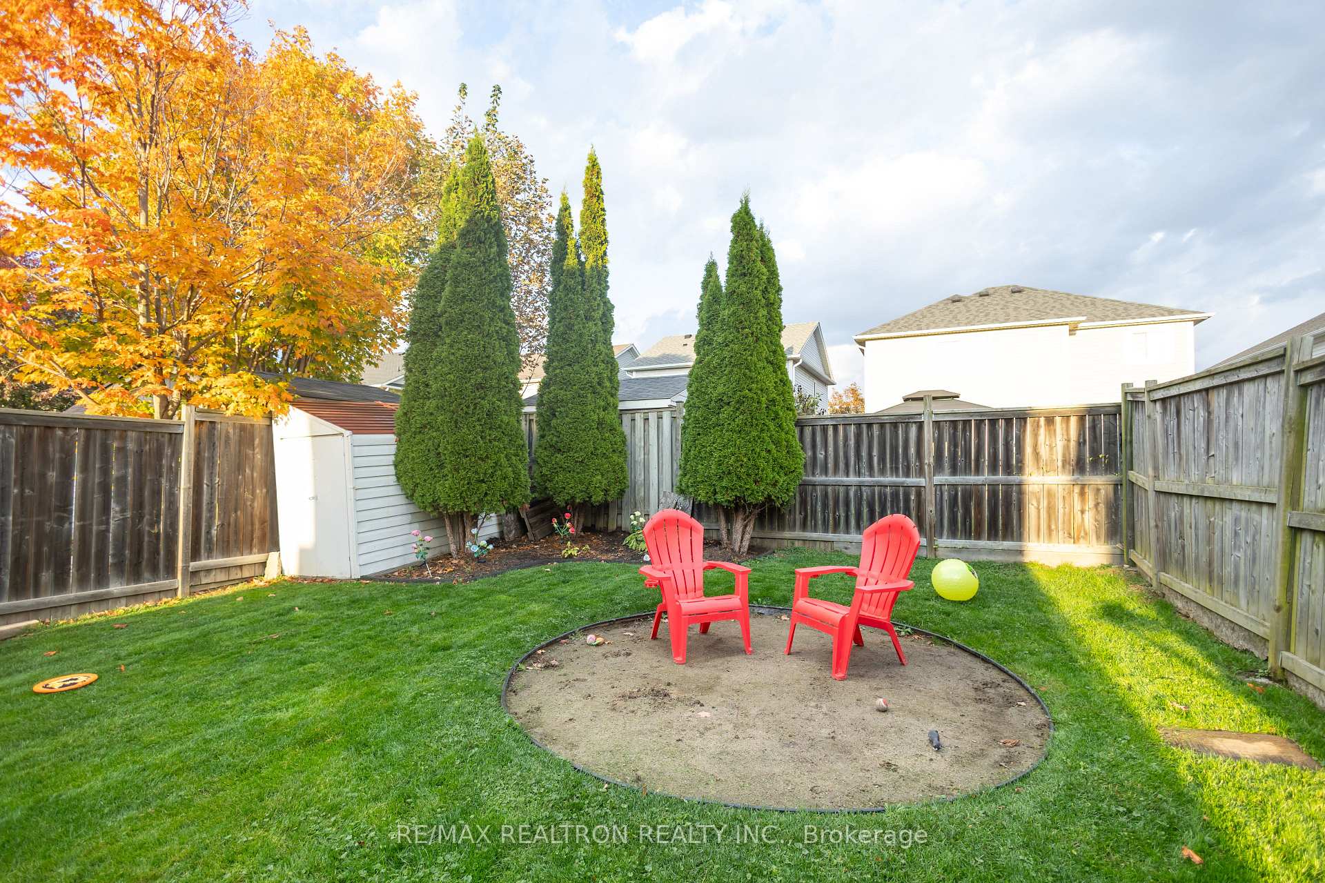 Photo 4 of 119 William Cowles Drive, Clarington, Bowmanville — HOMEH