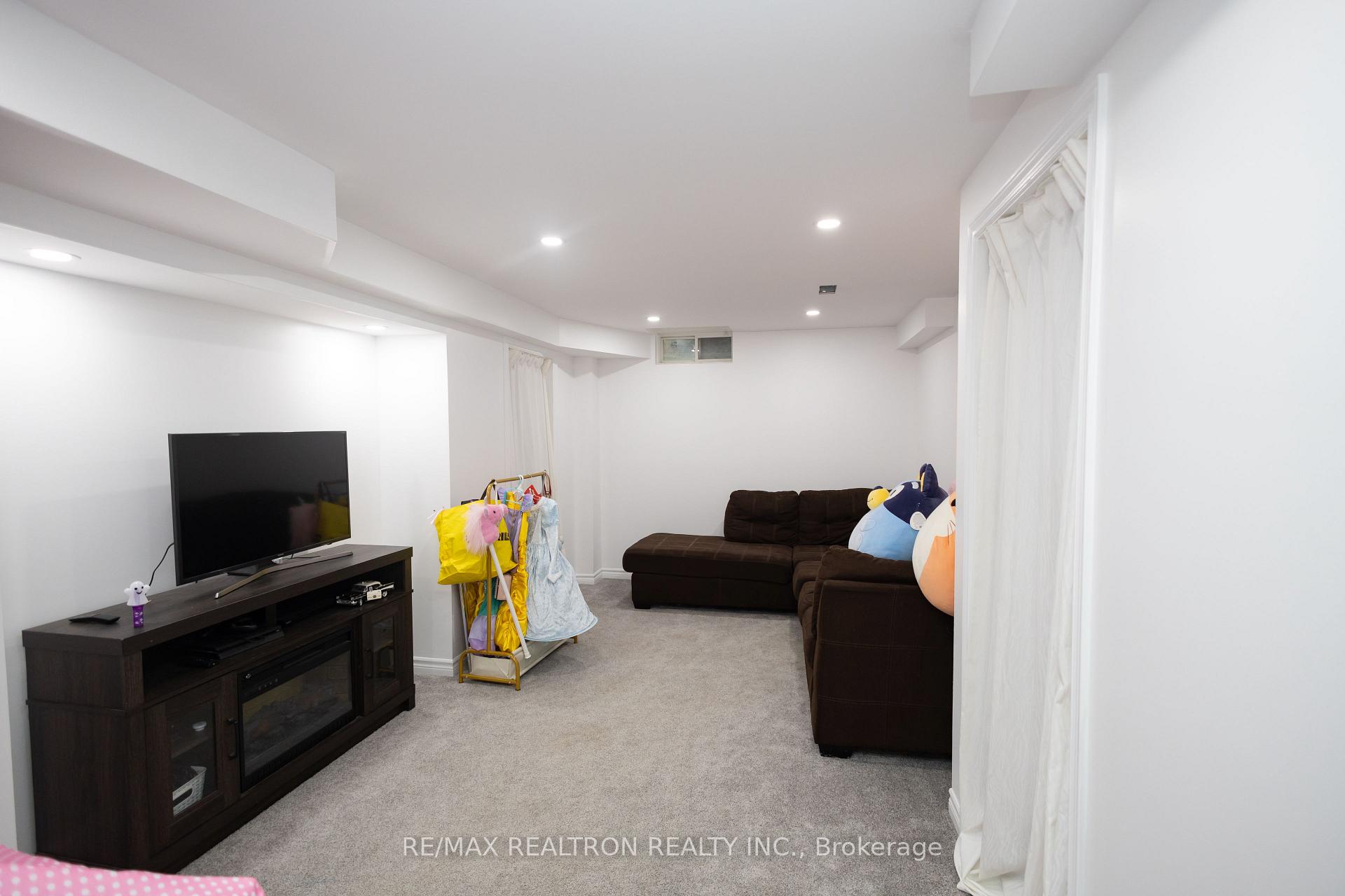 Photo 28 of 119 William Cowles Drive, Clarington, Bowmanville — HOMEH
