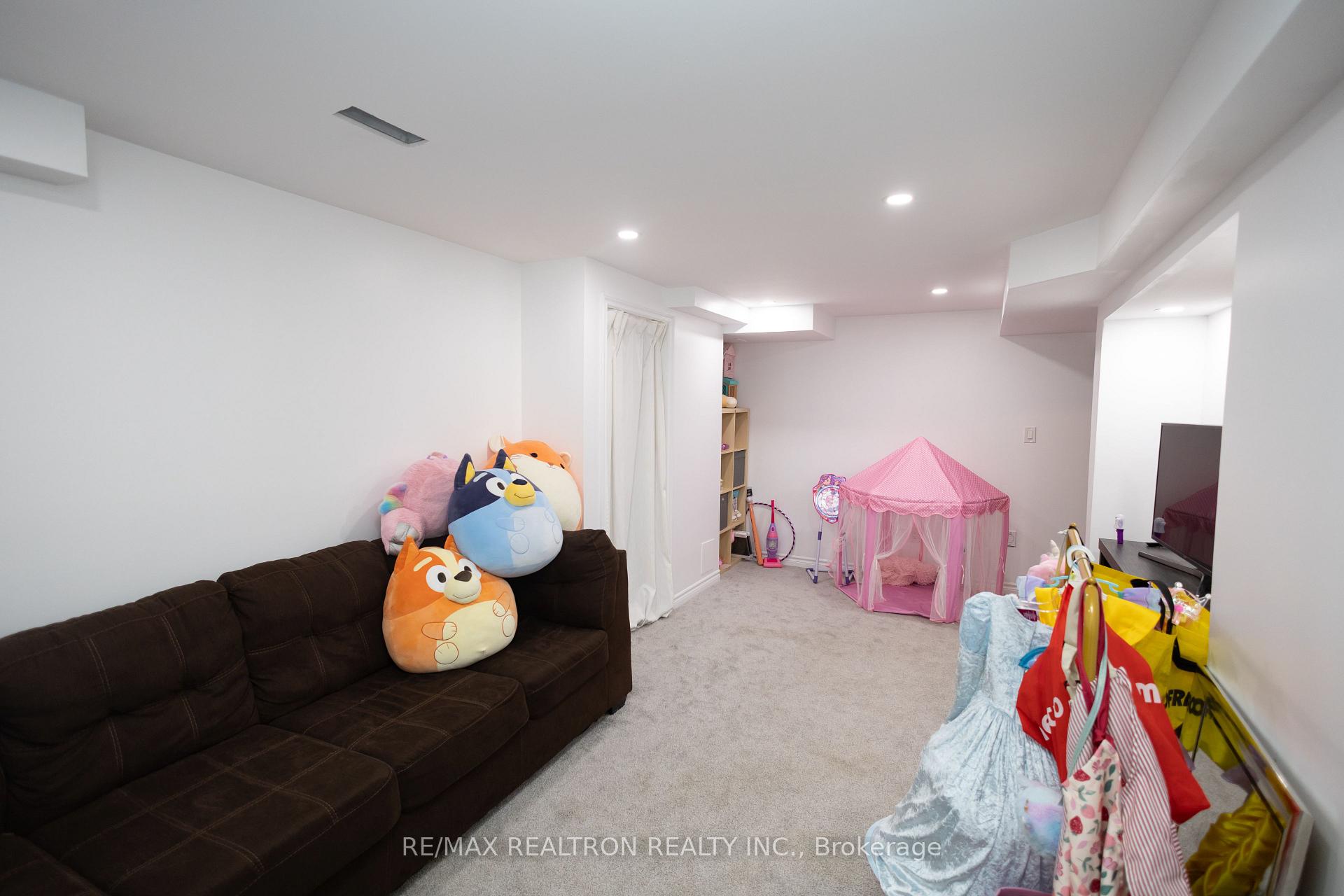 Photo 29 of 119 William Cowles Drive, Clarington, Bowmanville — HOMEH