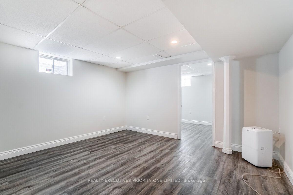 Photo 39 of 17 Drake Drive, Barrie, Painswick South — HOMEH