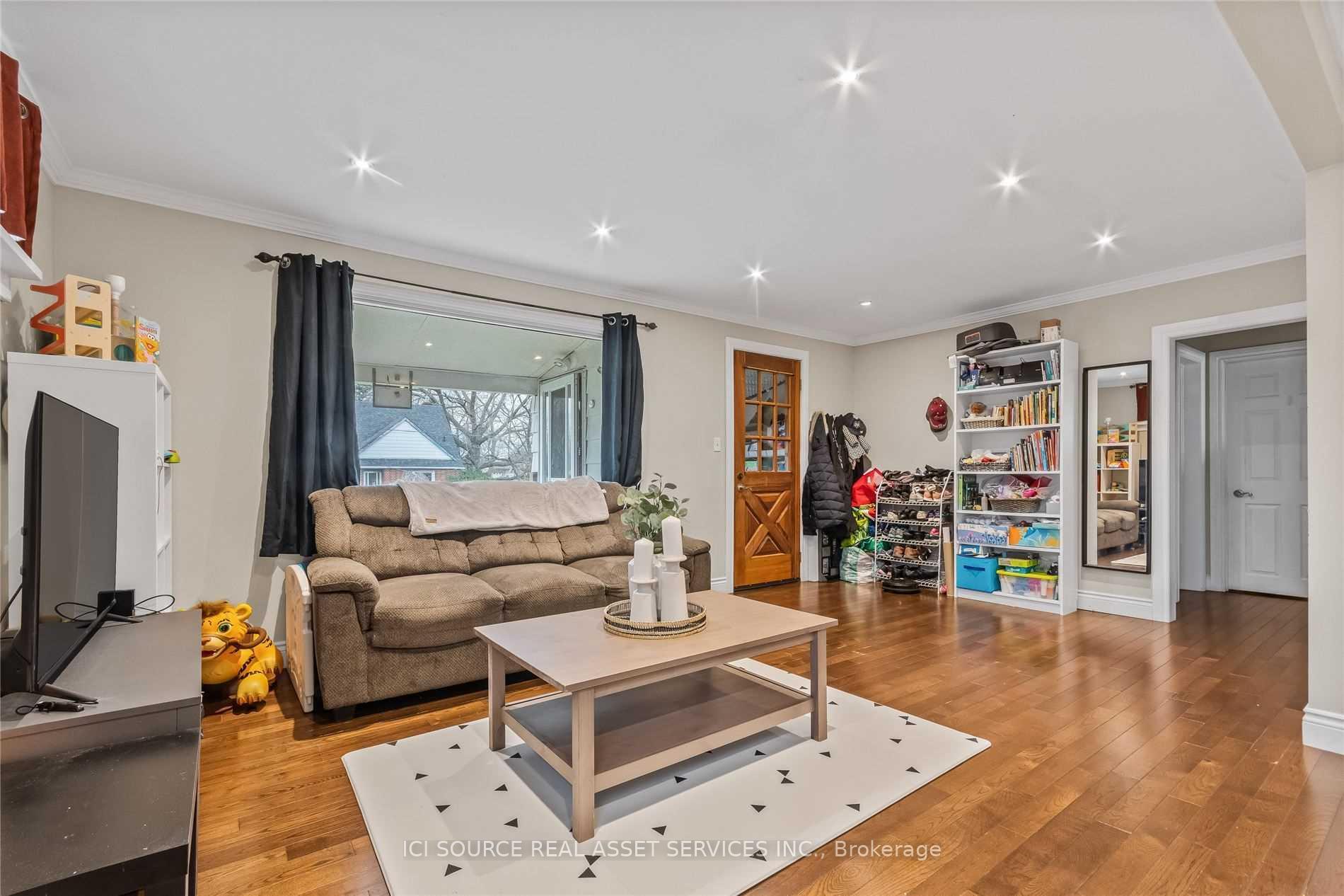 Photo 7 of Unit Main Fl, 1015 King Street, Whitby, Downtown Whitby — HOMEH