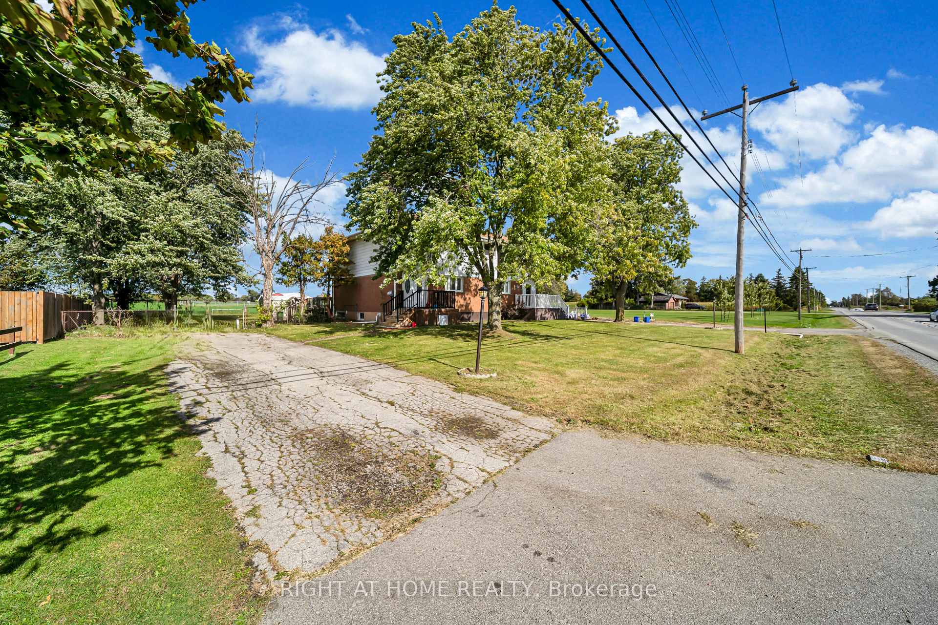 Photo 4 of 2288 Binbrook Road, Hamilton, Rural Glanbrook — HOMEH