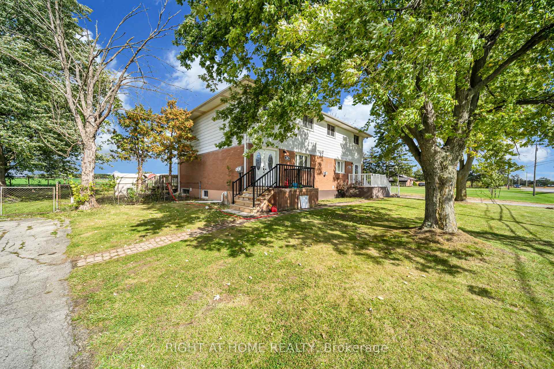 Photo 5 of 2288 Binbrook Road, Hamilton, Rural Glanbrook — HOMEH