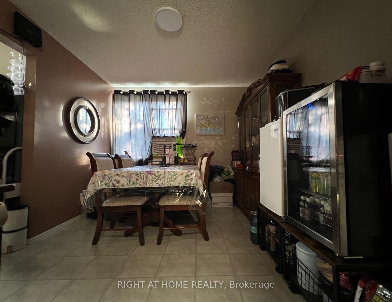 Photo 4 of Unit 81, 135 Chalmers Street S, Cambridge, Christopher-Champlain — HOMEH