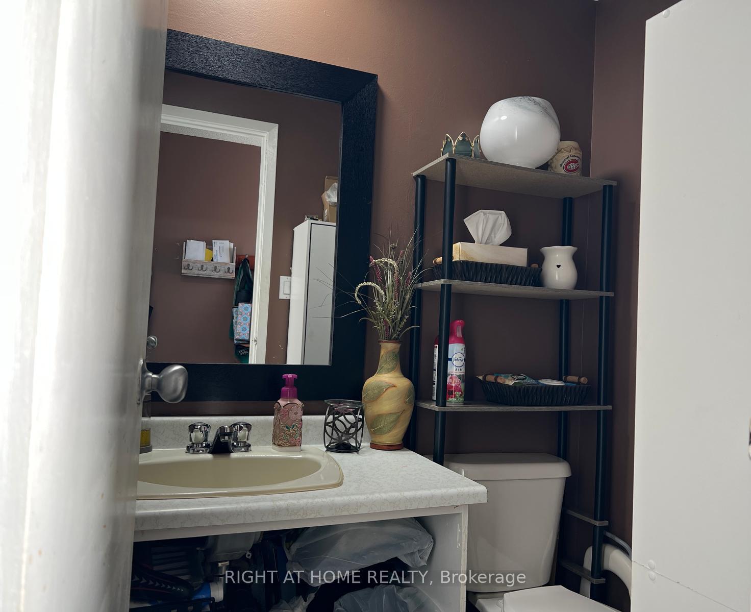 Photo 10 of Unit 81, 135 Chalmers Street S, Cambridge, Christopher-Champlain — HOMEH