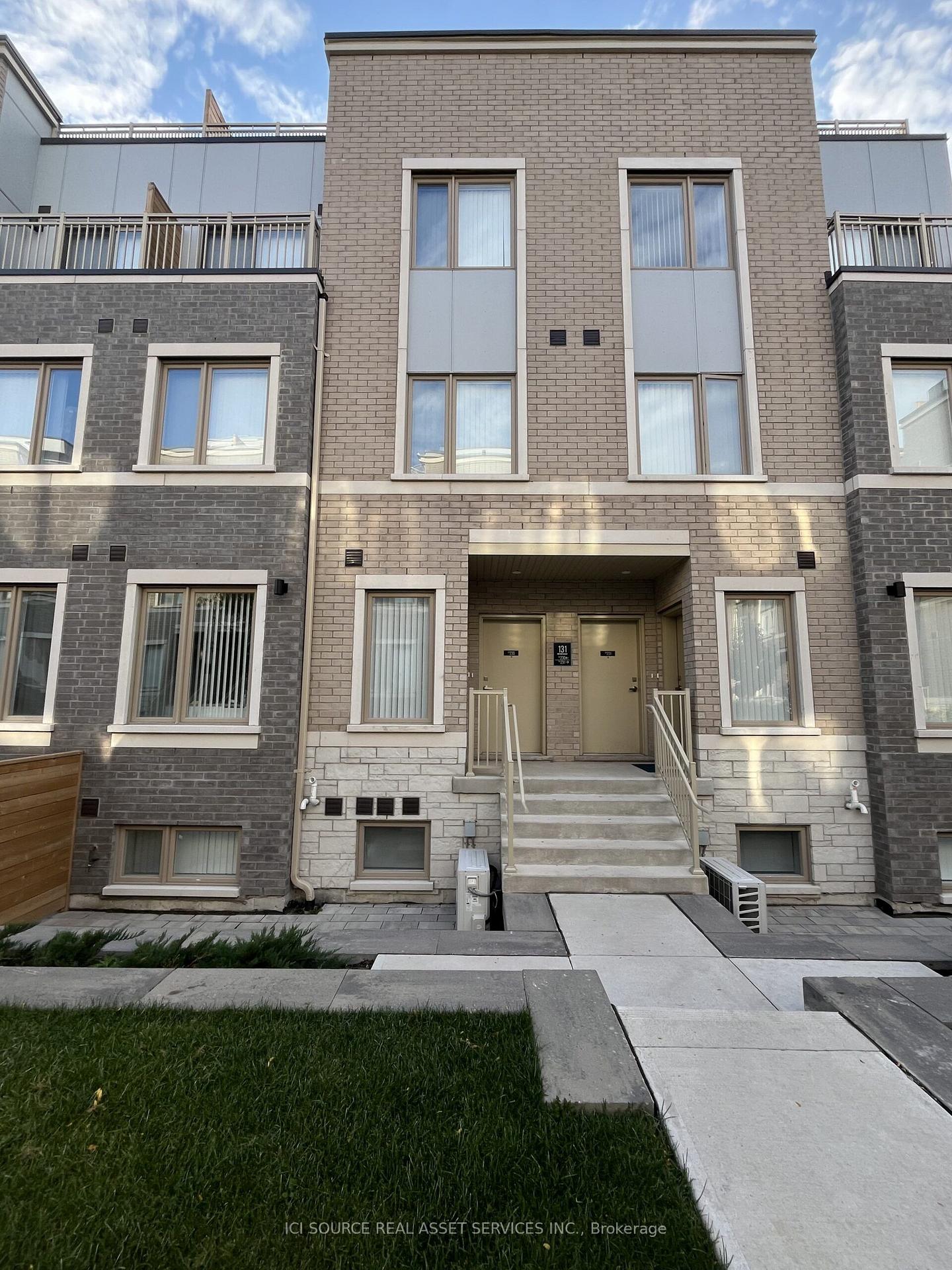 Photo 1 of Unit 230, 131 Honeycrisp Crescent, Vaughan, Vaughan Corporate Centre — HOMEH