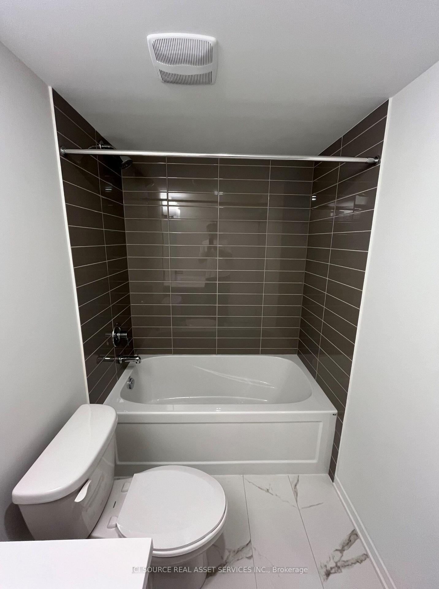 Photo 14 of Unit 230, 131 Honeycrisp Crescent, Vaughan, Vaughan Corporate Centre — HOMEH