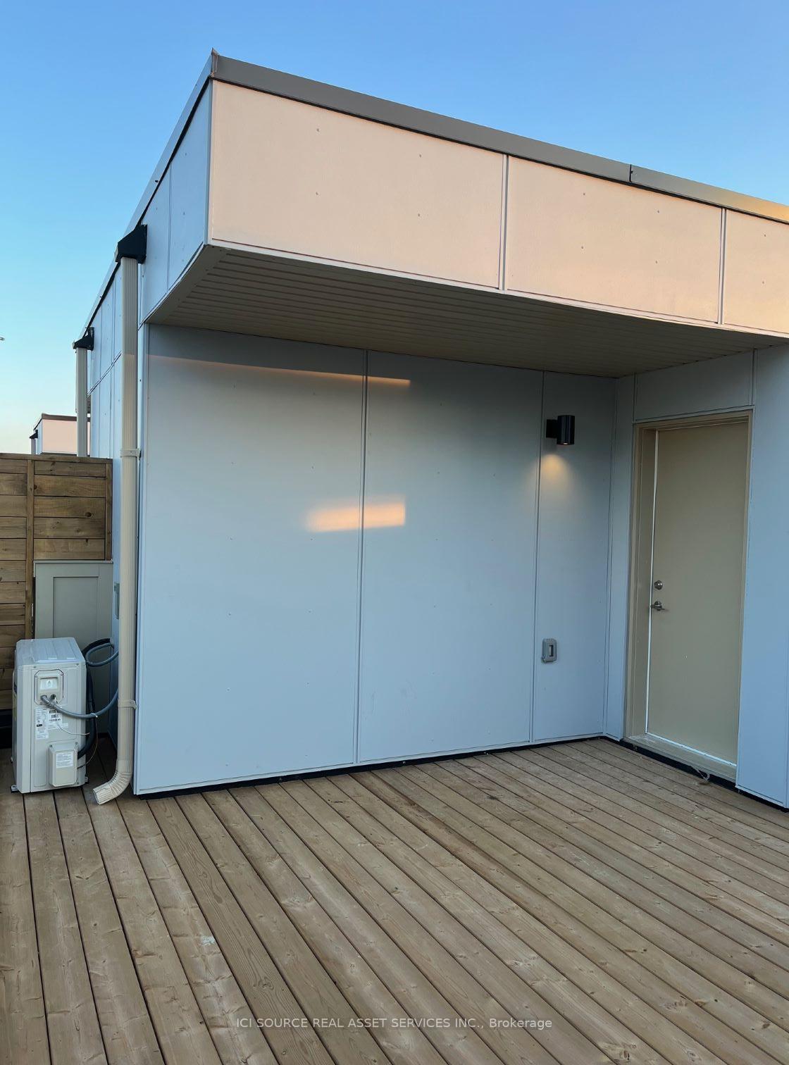 Photo 16 of Unit 230, 131 Honeycrisp Crescent, Vaughan, Vaughan Corporate Centre — HOMEH