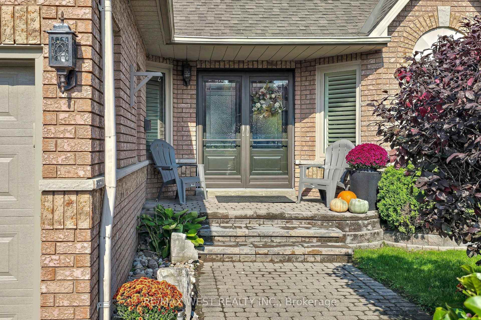 Photo 6 of 11 Brand Court, Ajax, Central — HOMEH