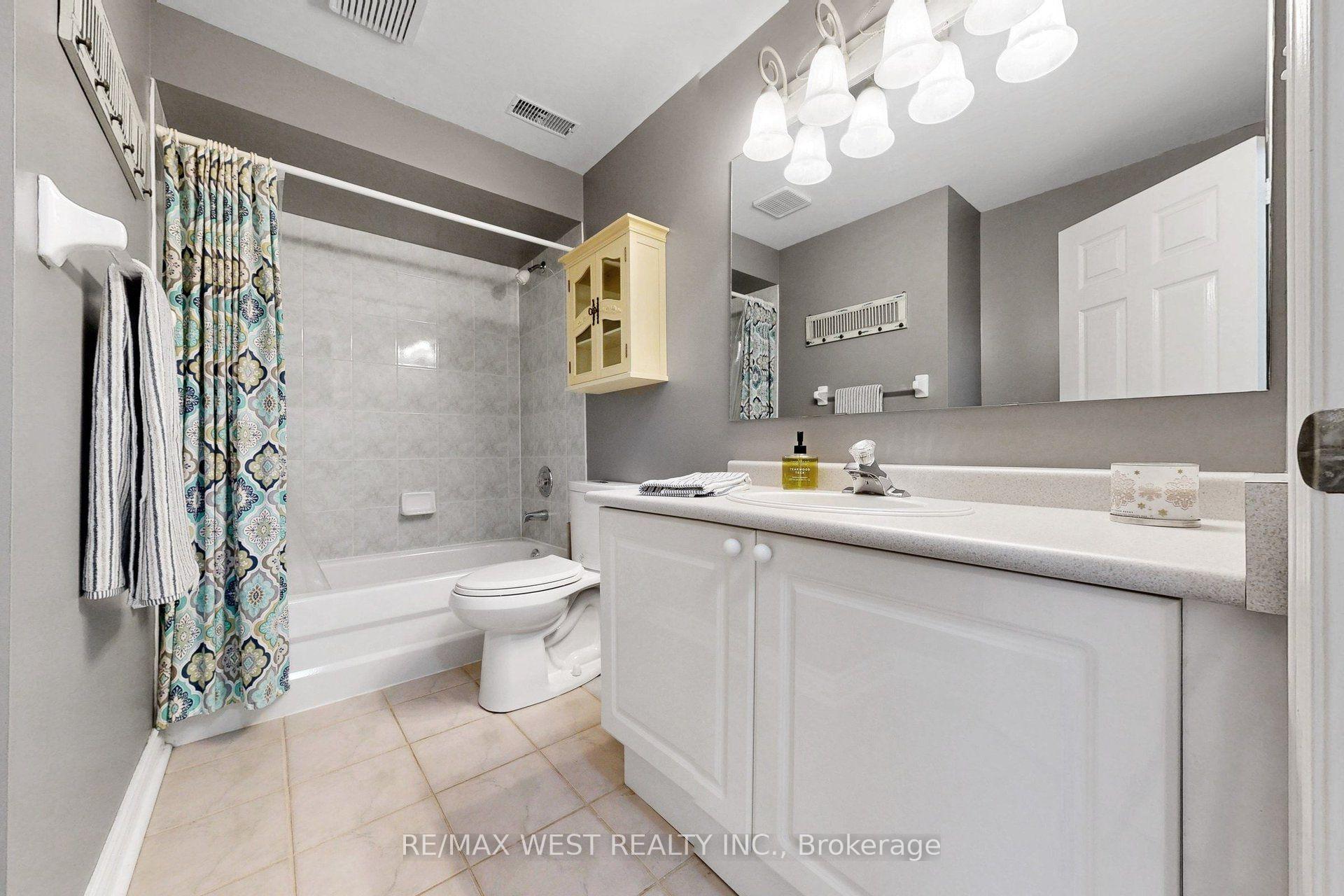 Photo 44 of 11 Brand Court, Ajax, Central — HOMEH