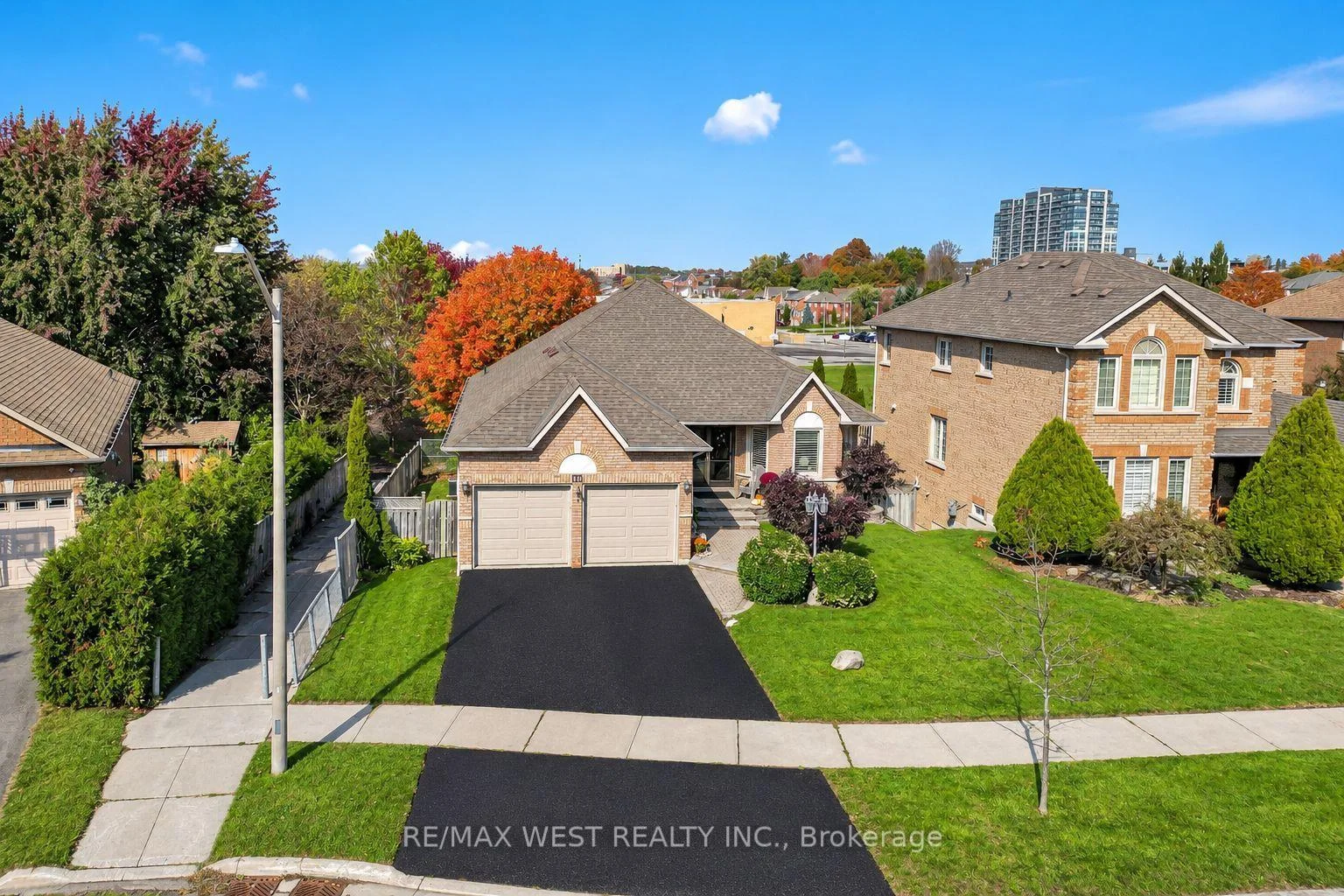 Photo 74 of 11 Brand Court, Ajax, Central — HOMEH