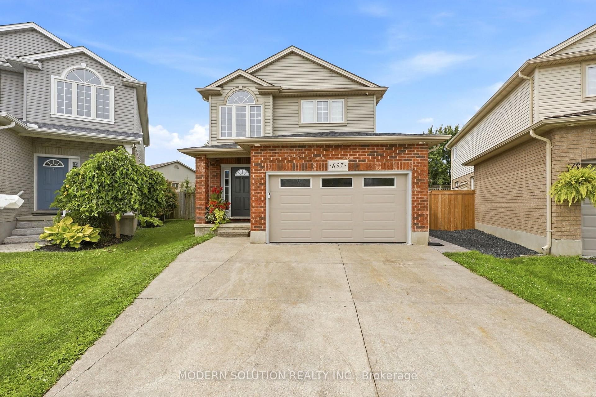 Photo 1 of 897 Bradshaw Crescent, London, North M — HOMEH