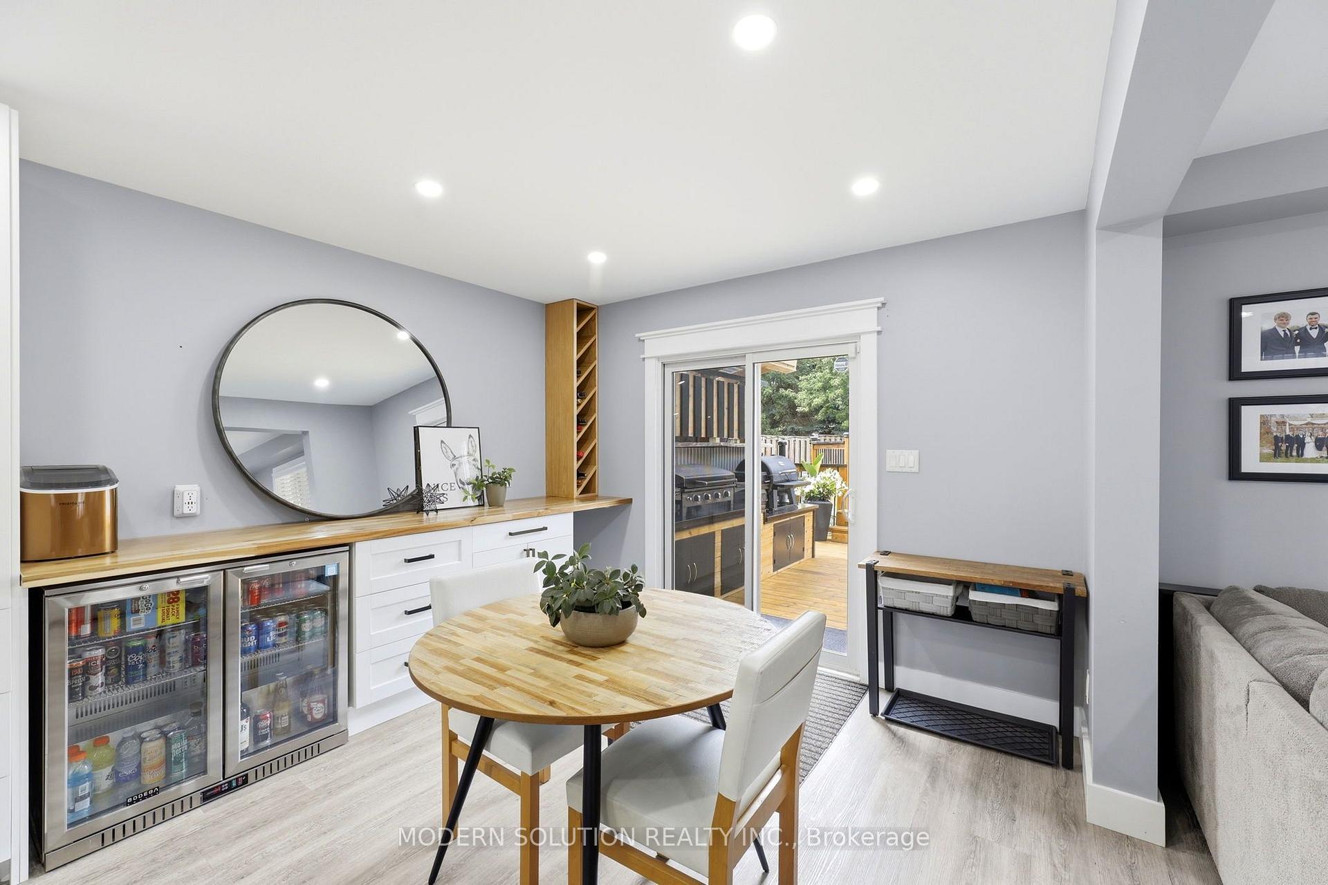 Photo 13 of 897 Bradshaw Crescent, London, North M — HOMEH