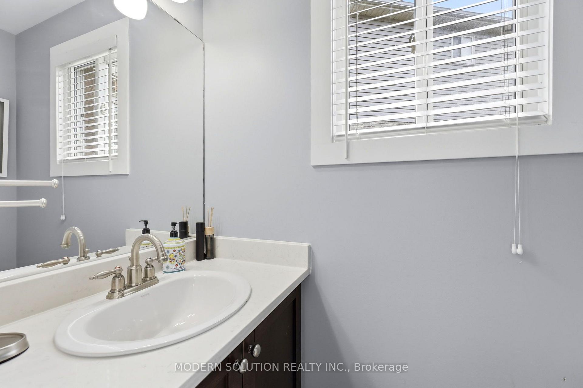 Photo 14 of 897 Bradshaw Crescent, London, North M — HOMEH