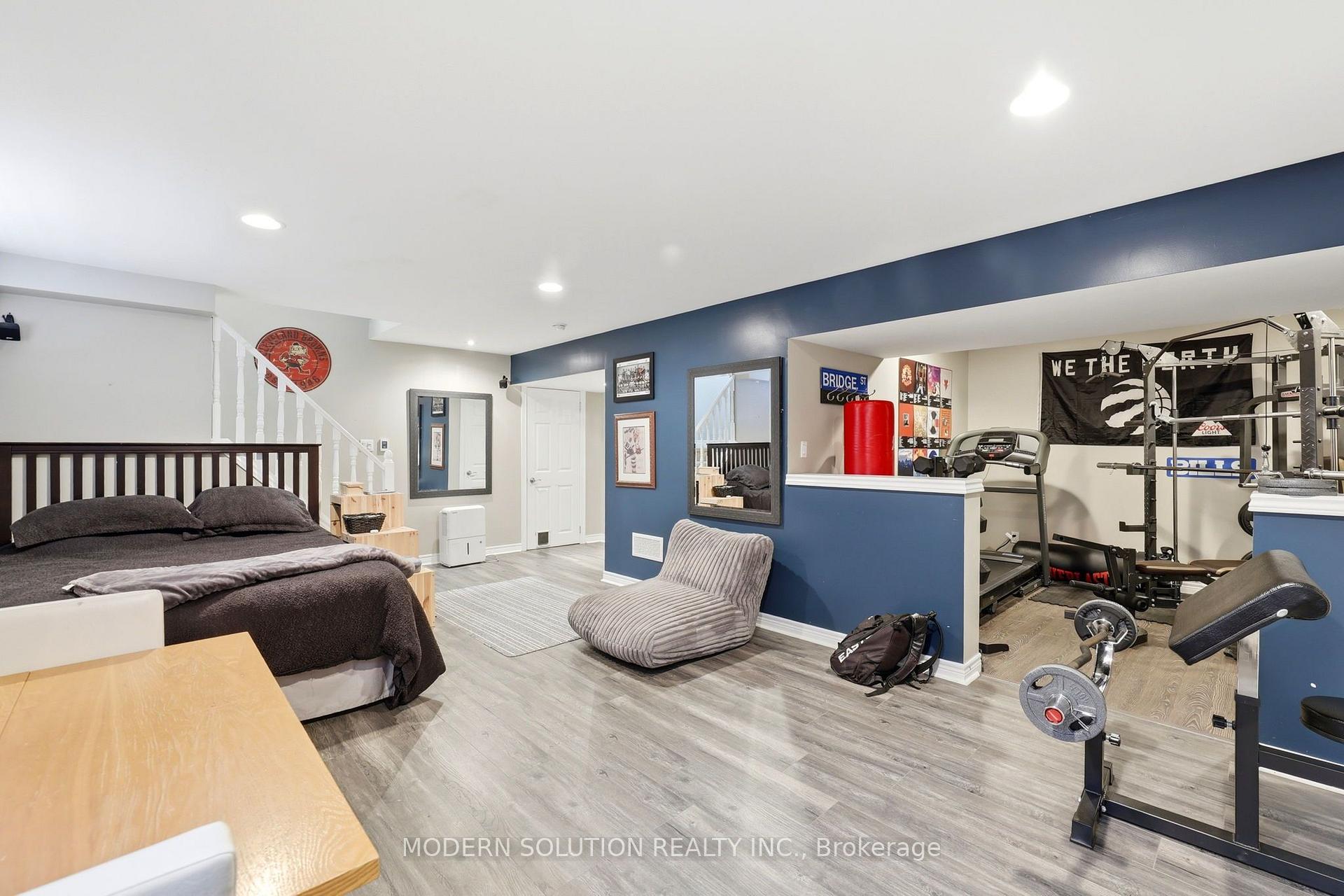 Photo 24 of 897 Bradshaw Crescent, London, North M — HOMEH
