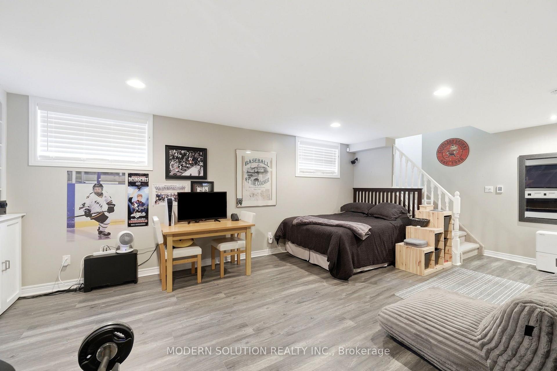Photo 25 of 897 Bradshaw Crescent, London, North M — HOMEH