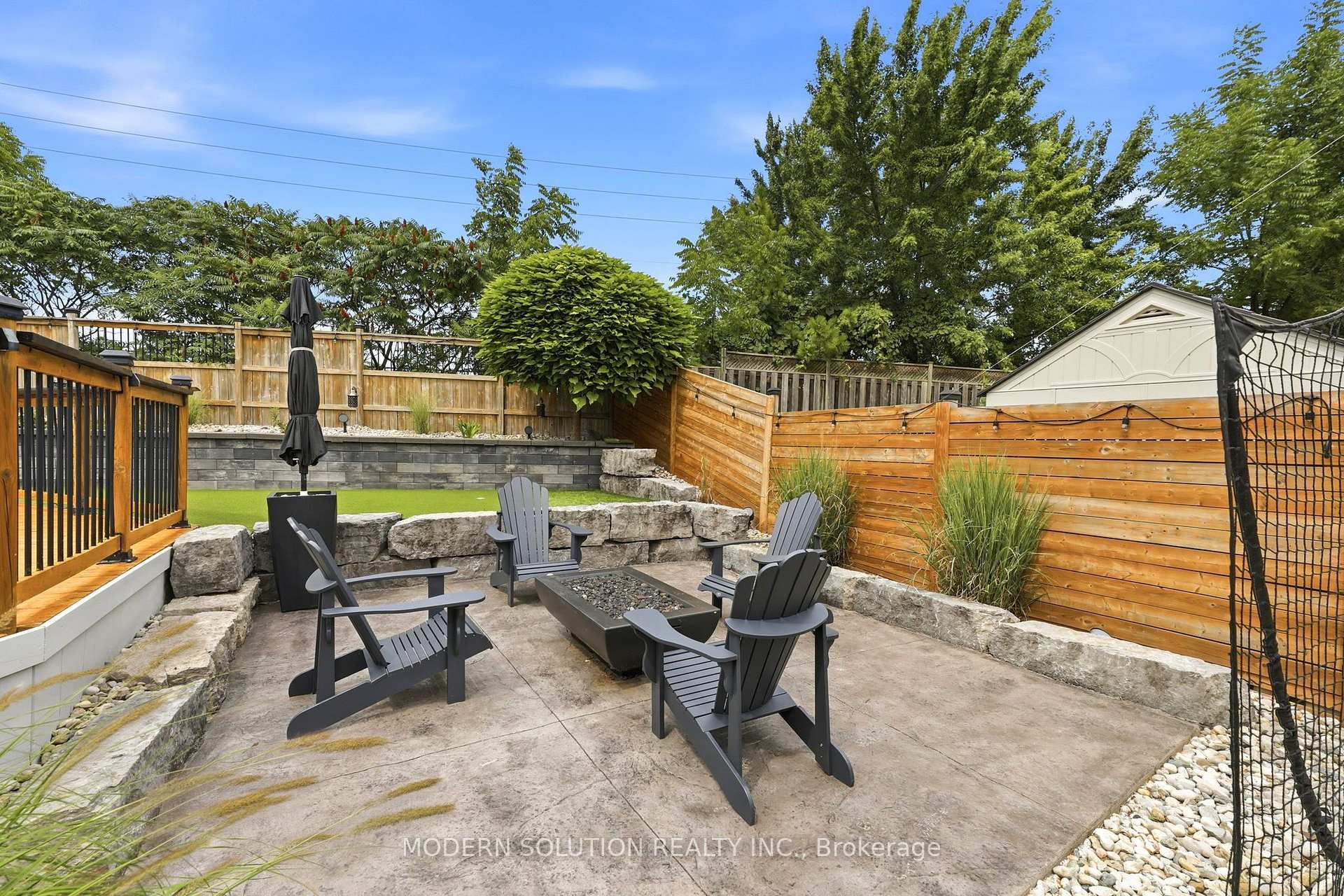 Photo 29 of 897 Bradshaw Crescent, London, North M — HOMEH