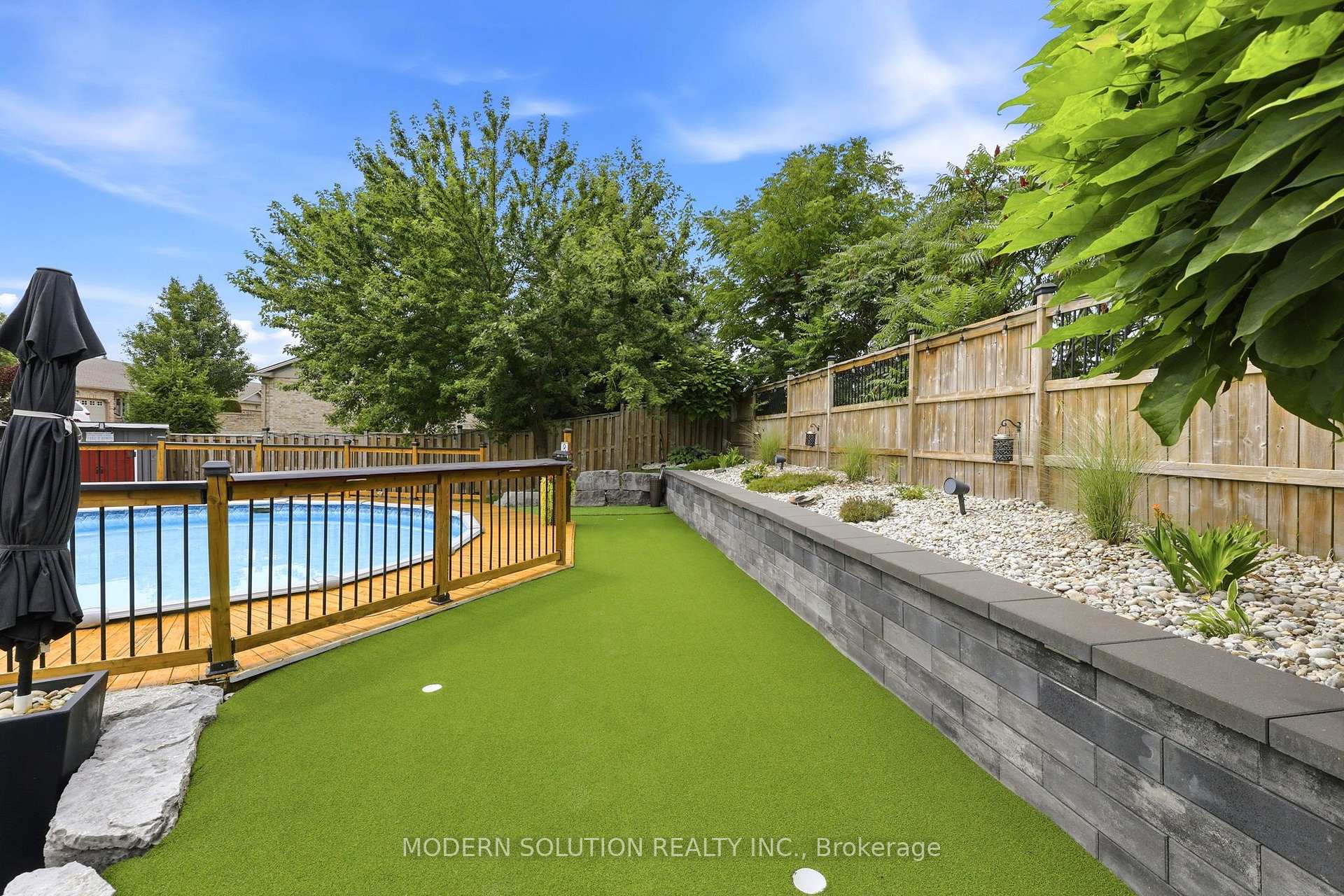 Photo 31 of 897 Bradshaw Crescent, London, North M — HOMEH