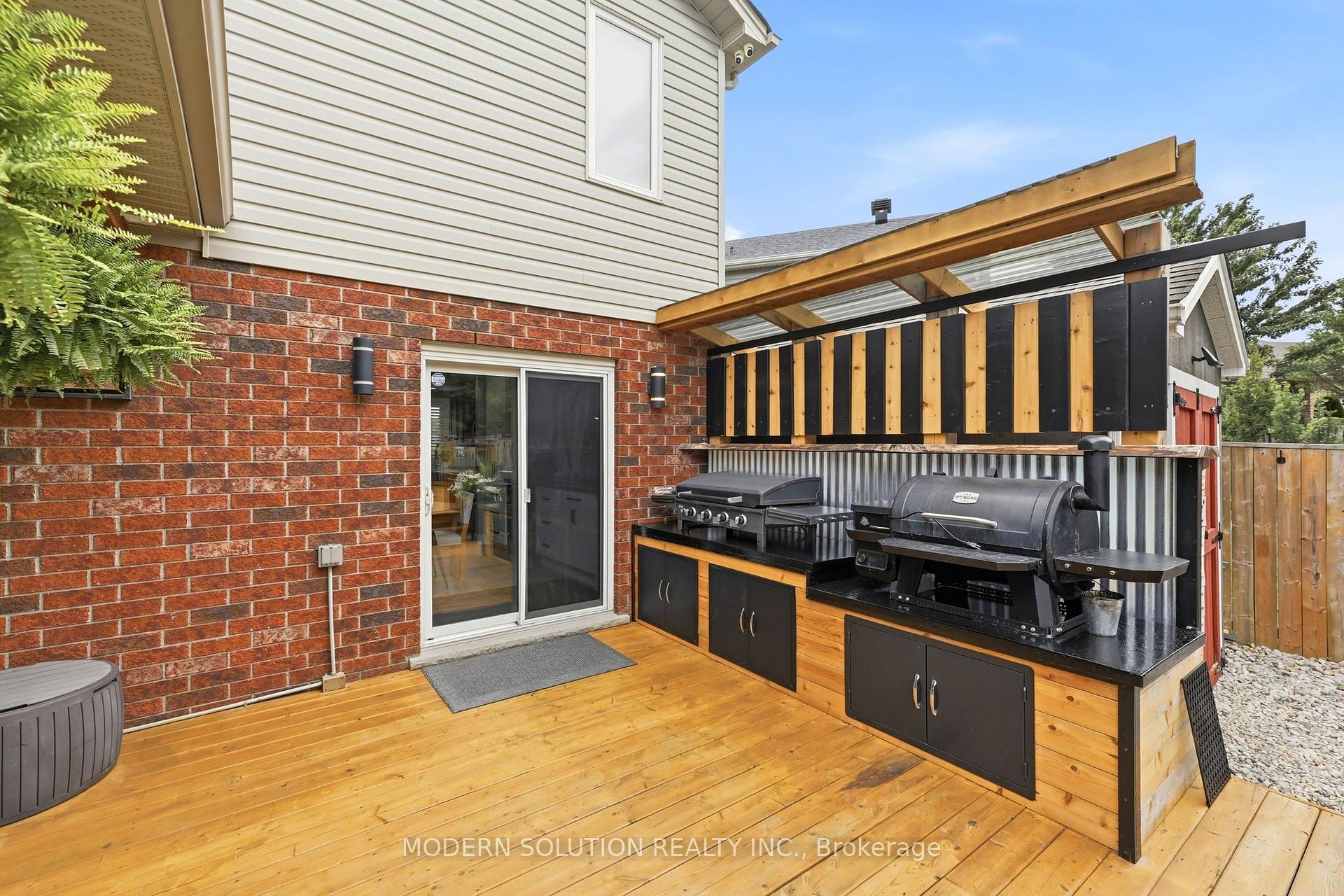 Photo 38 of 897 Bradshaw Crescent, London, North M — HOMEH